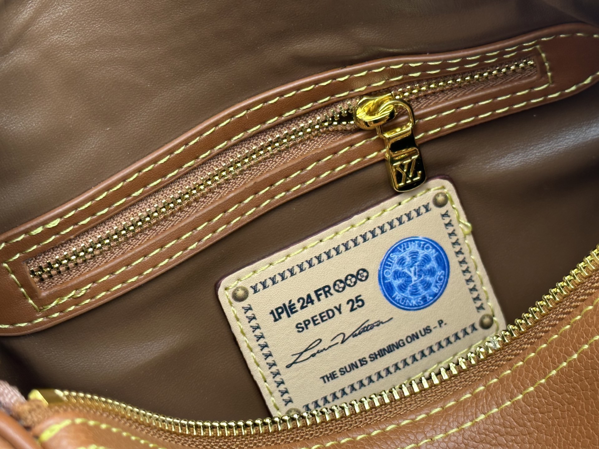 Louis Vuitton Speedy 25 Handbag M12672 M12673