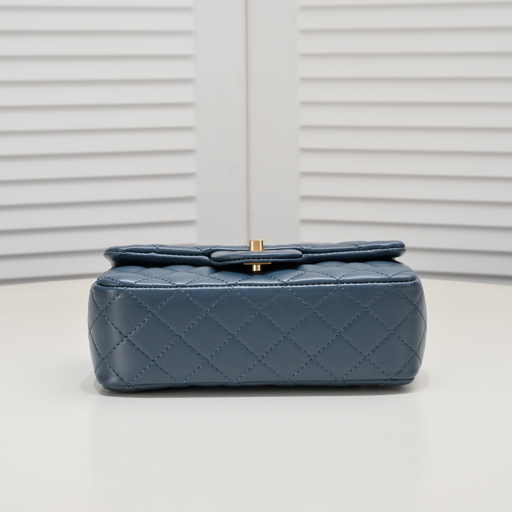 Chanel Cross Body Metal Ball Chain Shoulder Bag Handbag