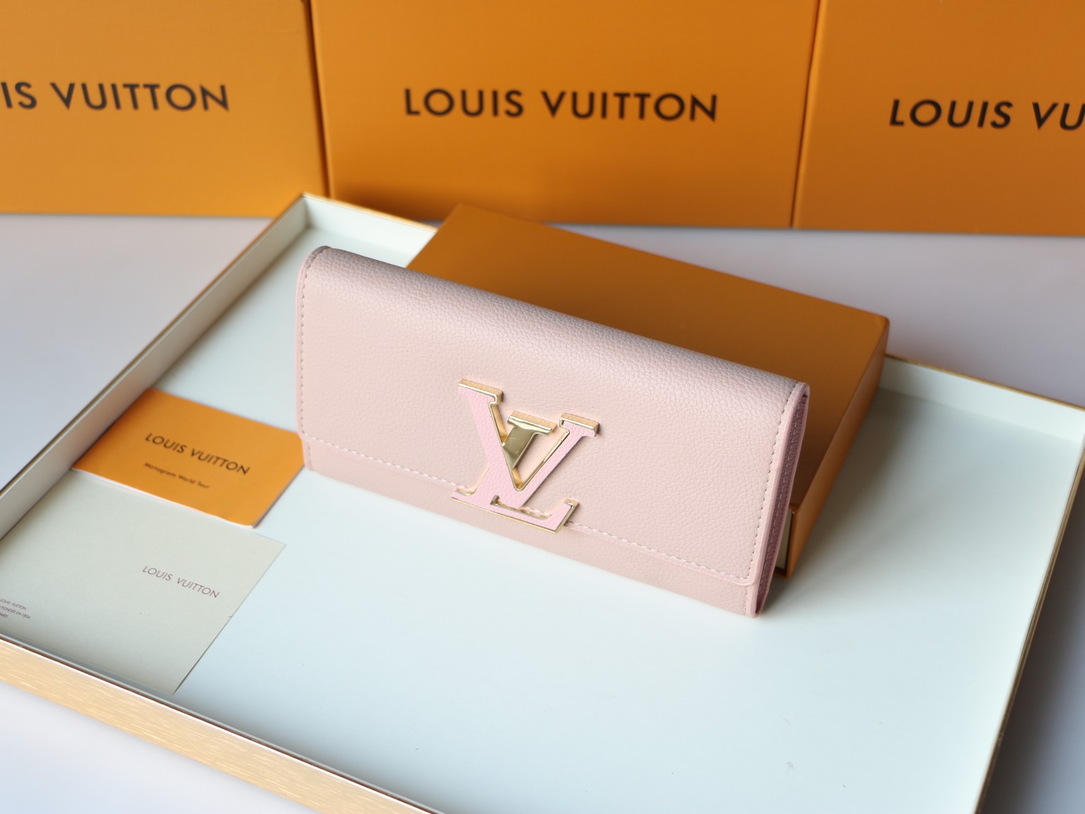 LV Capucines Wallet M61248 LM57 20cm