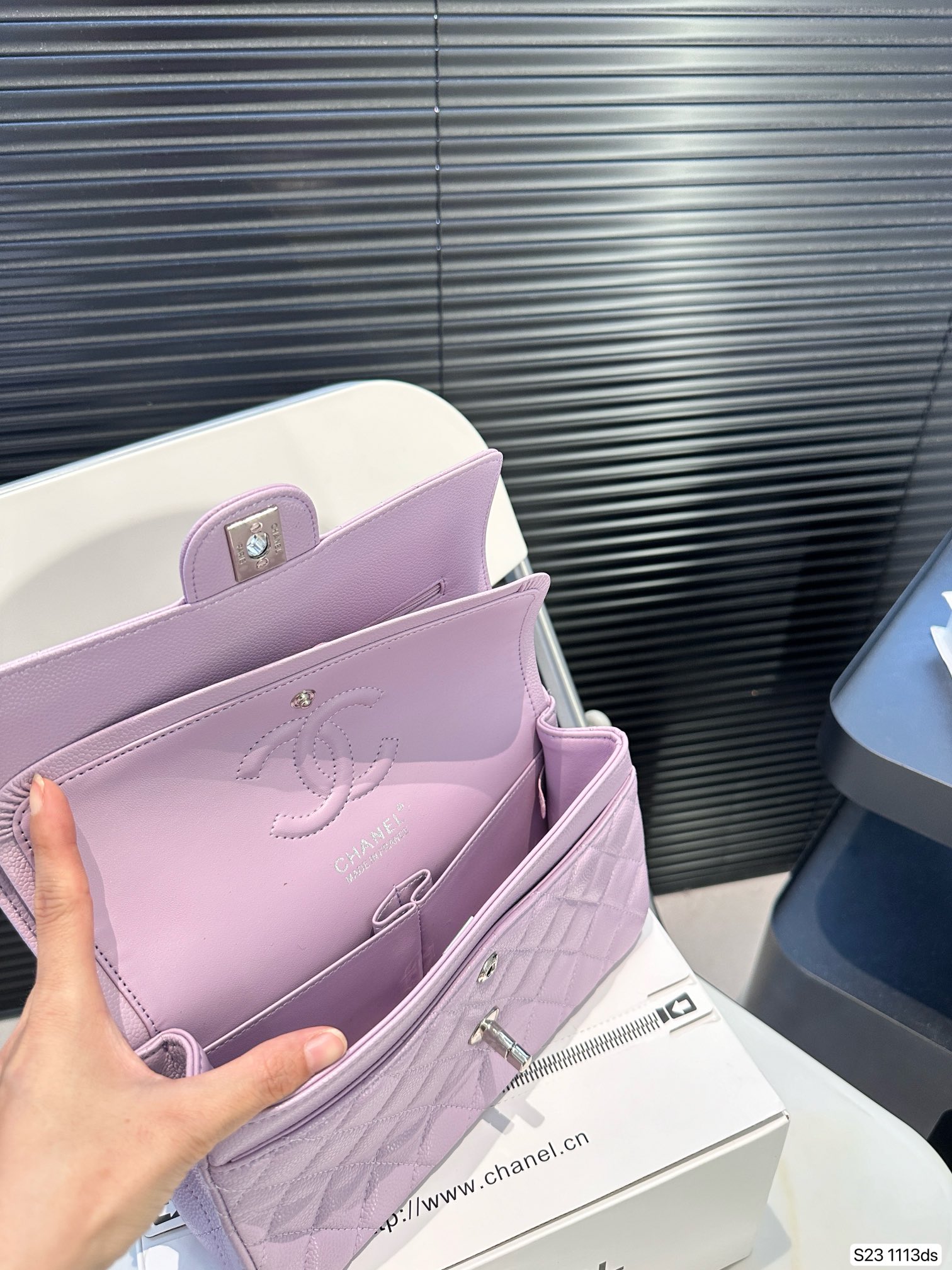 Chanel Classic Flap Bag Caviar 1113 LLS081 23cm