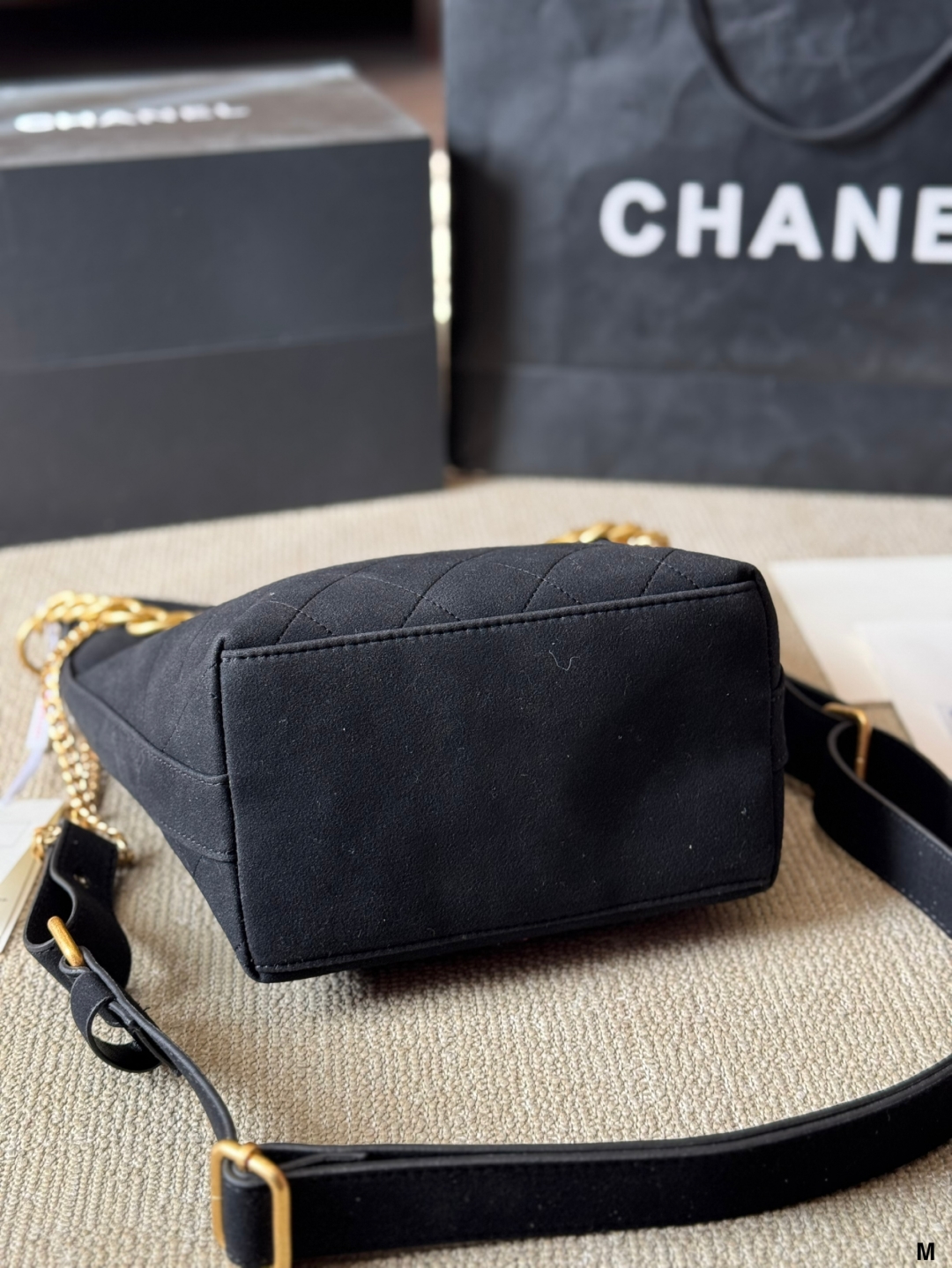 Chanel Bucket Bag 040 DB581 28cm