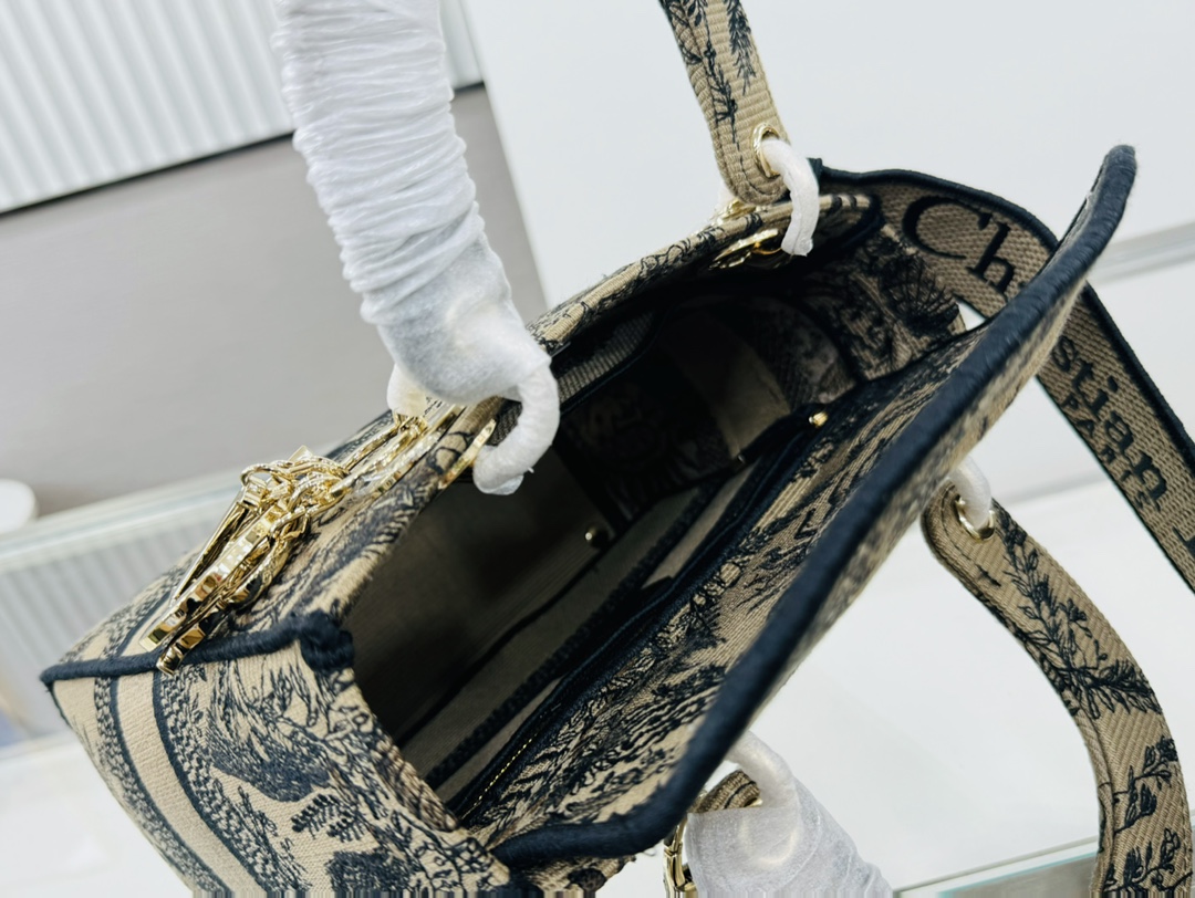 10A + top quality Dior Medium Lady D-Lite Bag 9920 LM003 24cm