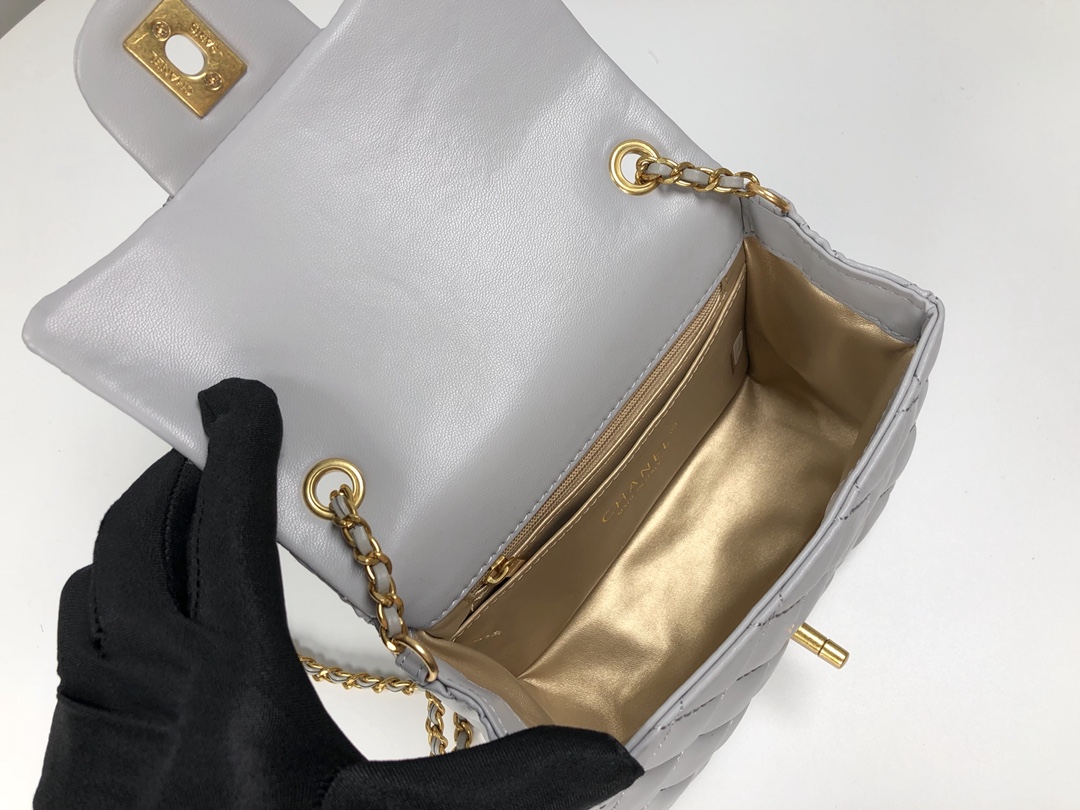 Chanel Cross Body Metal Ball Chain Shoulder Bag Handbag