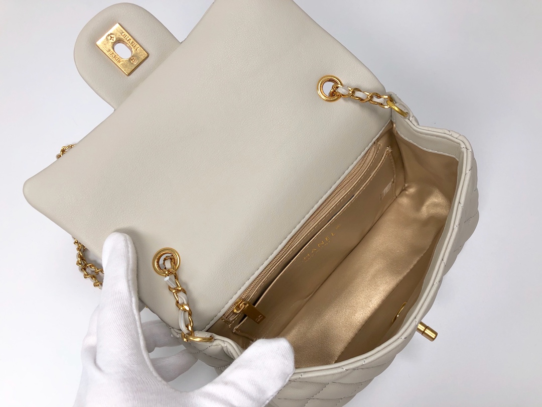 Chanel Cross Body Metal Ball Chain Shoulder Bag Handbag