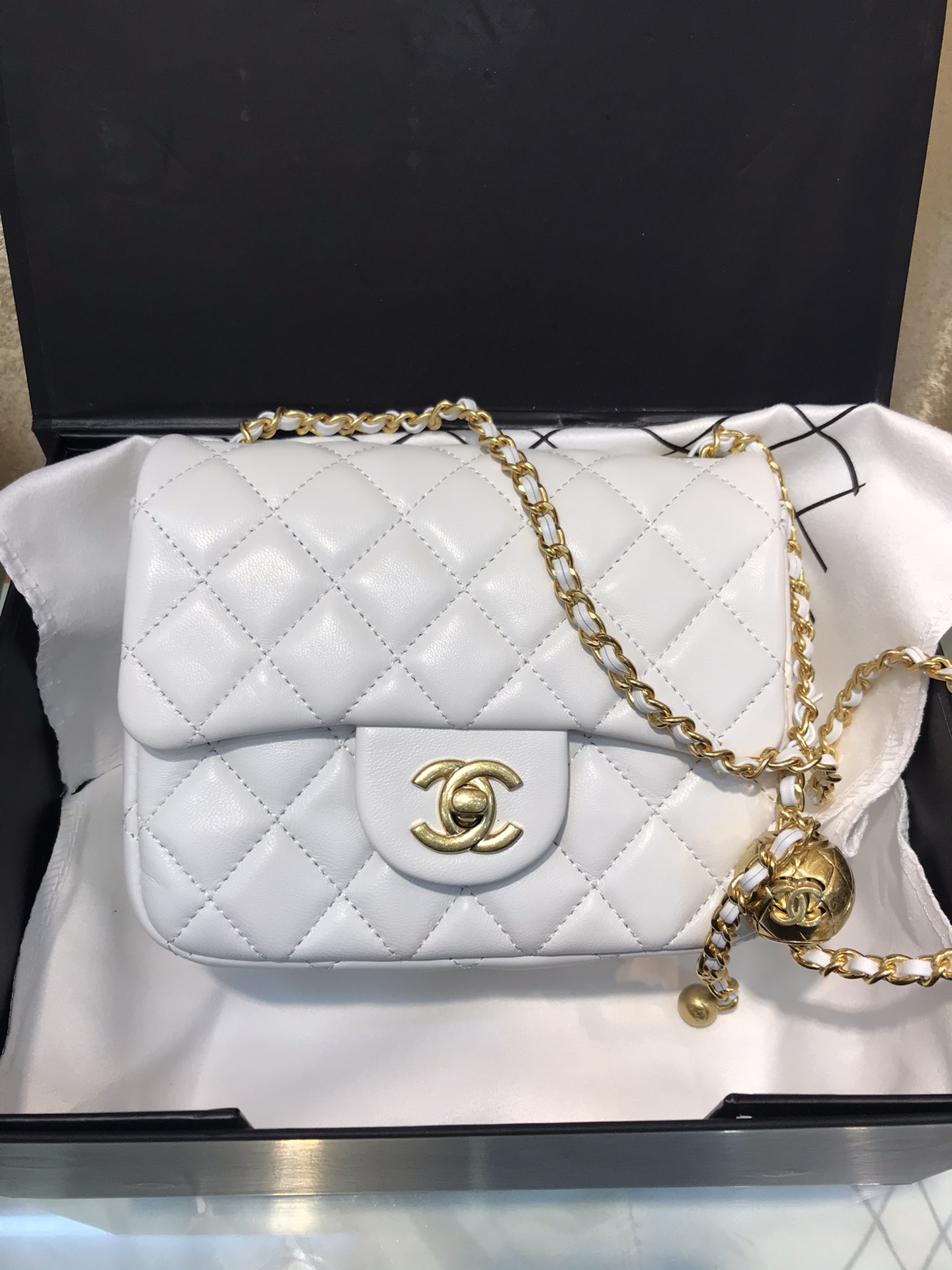 Chanel2048PYD081  17 × 13 × 5 CM