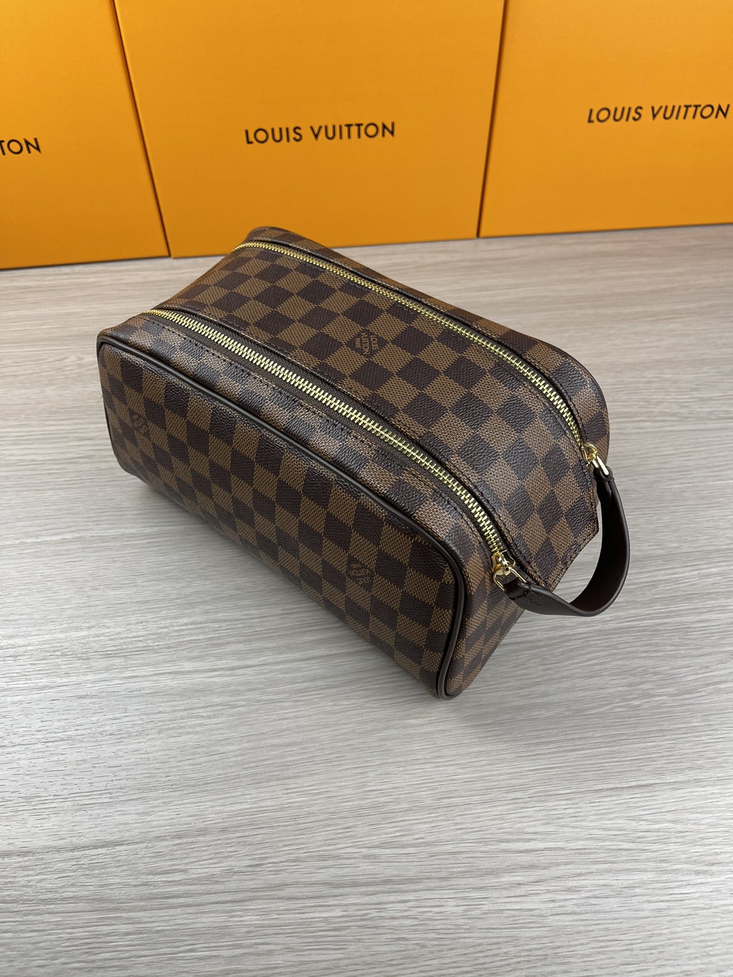 LV47528KF001 28x16x13cm