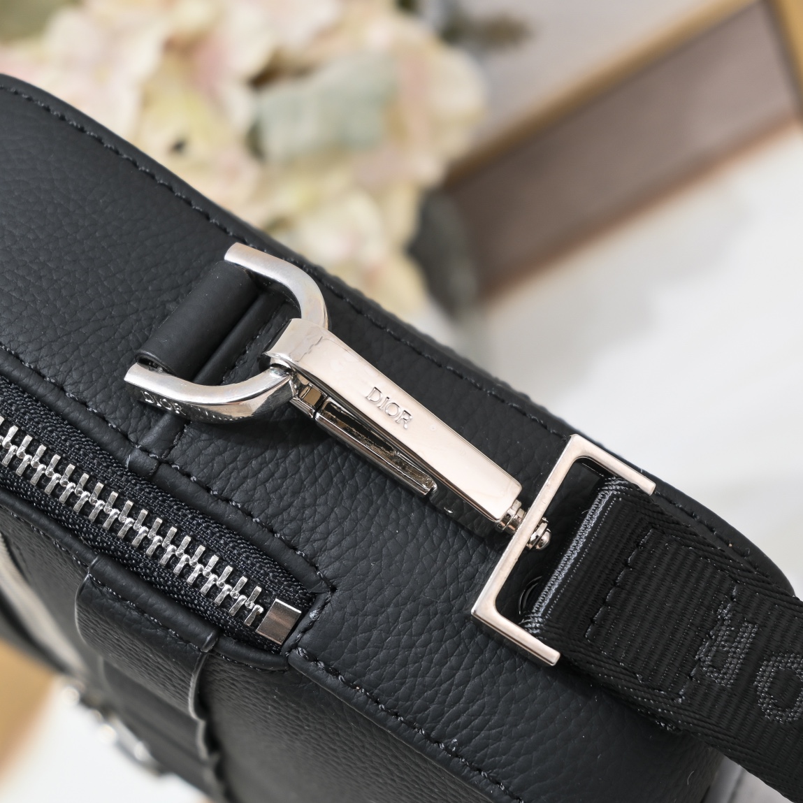 Dior Safari Messenger Bag 1050 XB012 22cm