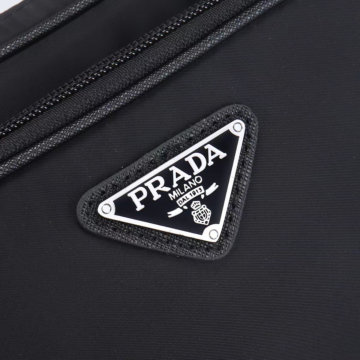 Prada Belt Bag 1010 TS031 21cm