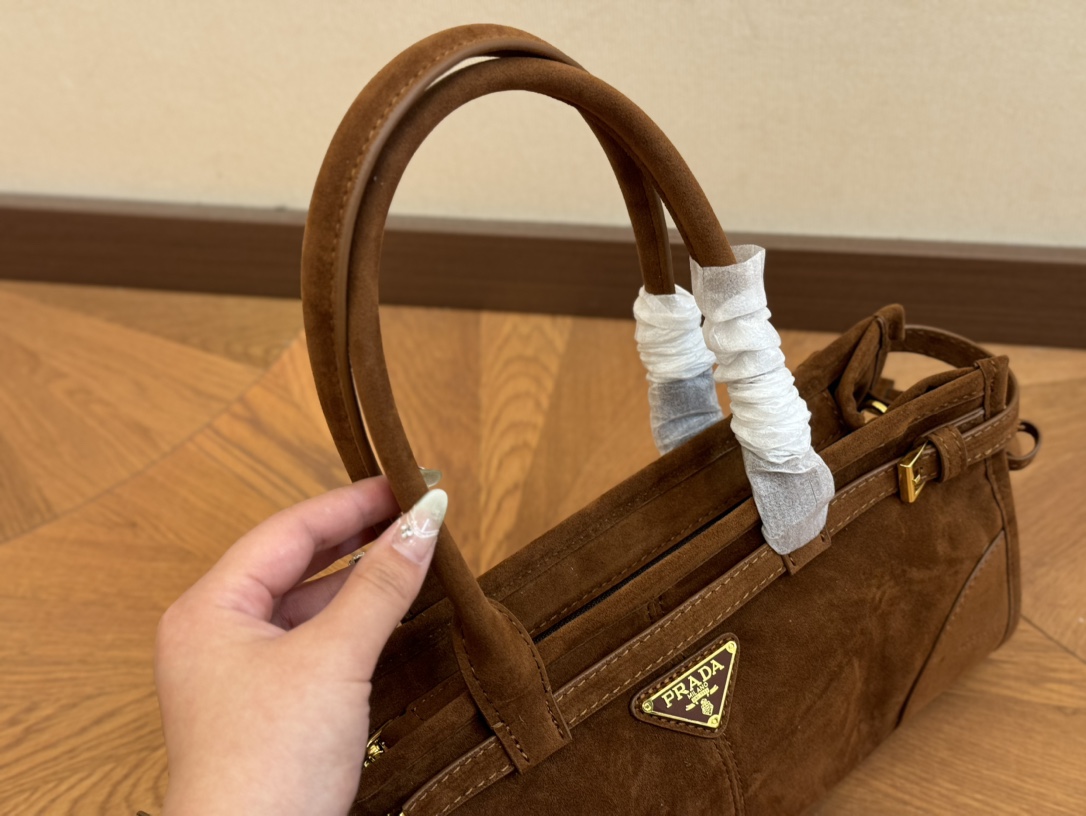 Prada Soft lux Tote 012 DB561571 32-38cm