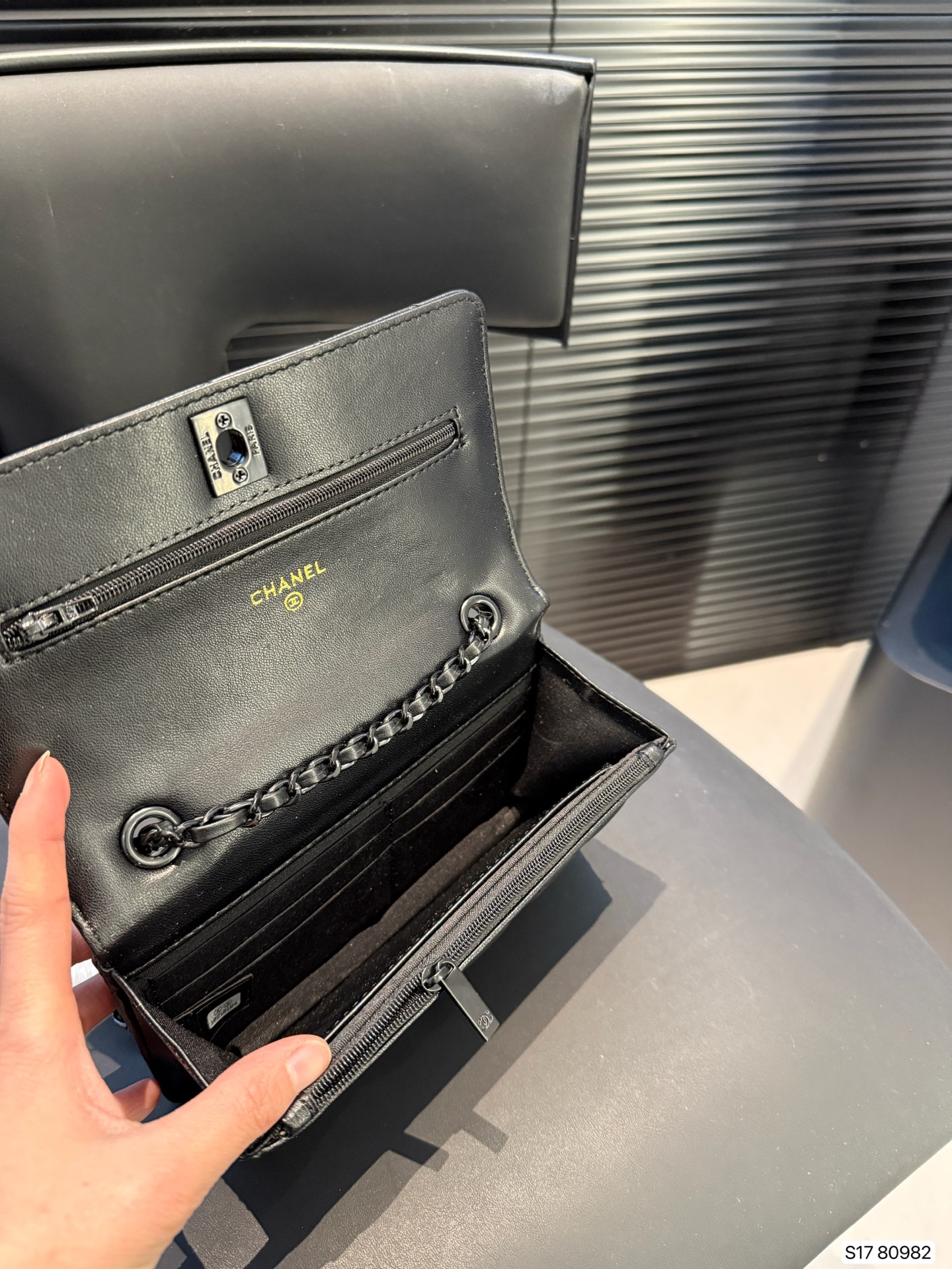 Chanel Shoulder Bag 80982 DB051 19cm