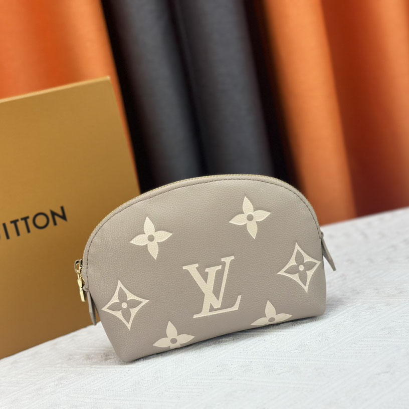 Louis Vuitton LV  Cosmetics Bag Pouch Toiletry Bag Leather Handbag  (Replica)