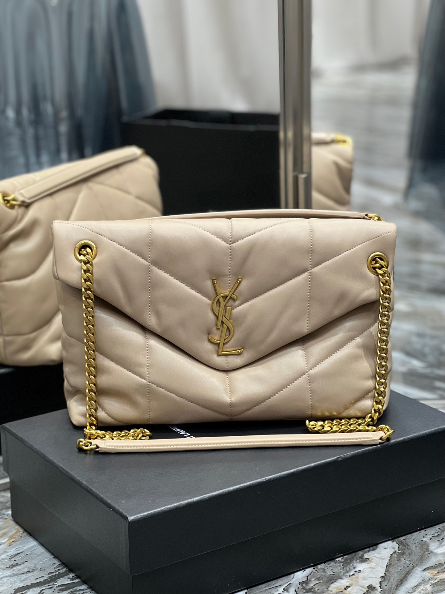 YSL577475LL081 35x23x13.5cm