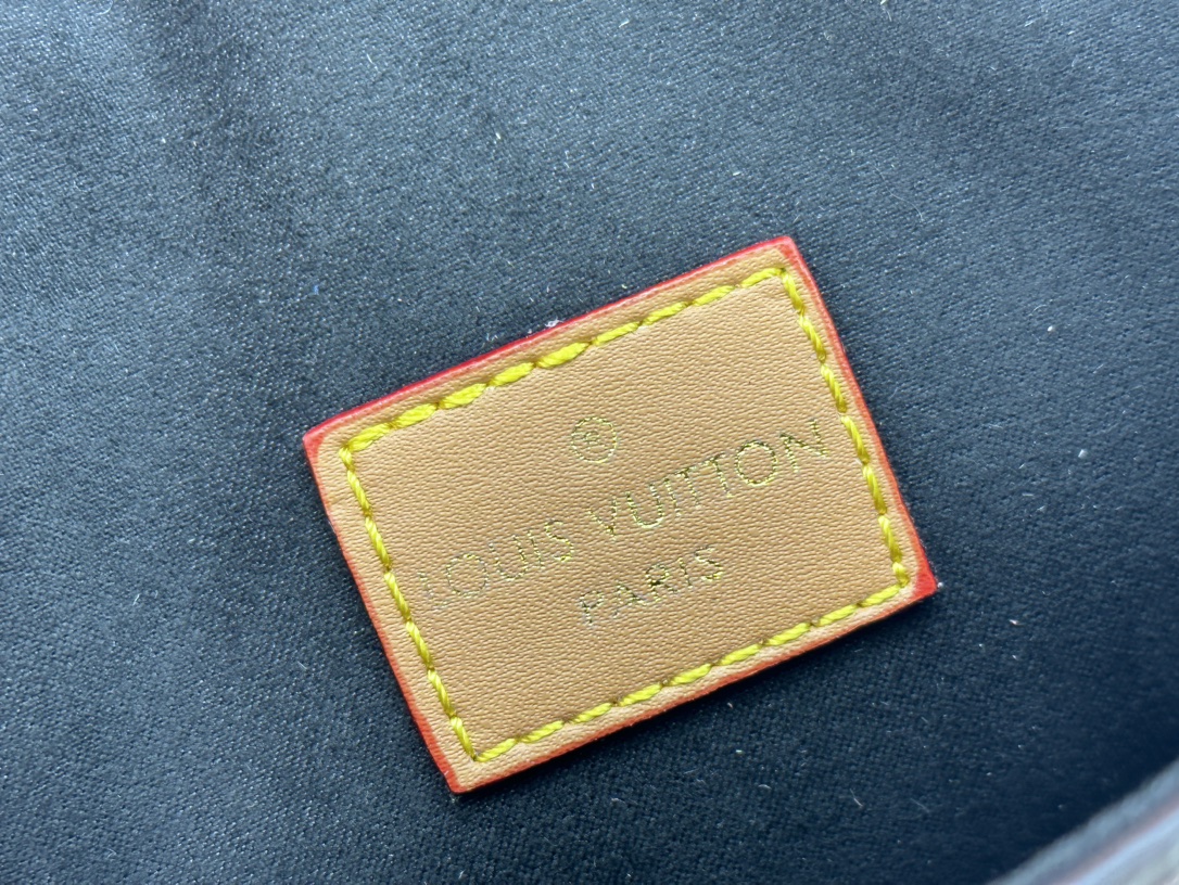 LV Nano Diane Bag M83566 LM011 19cm