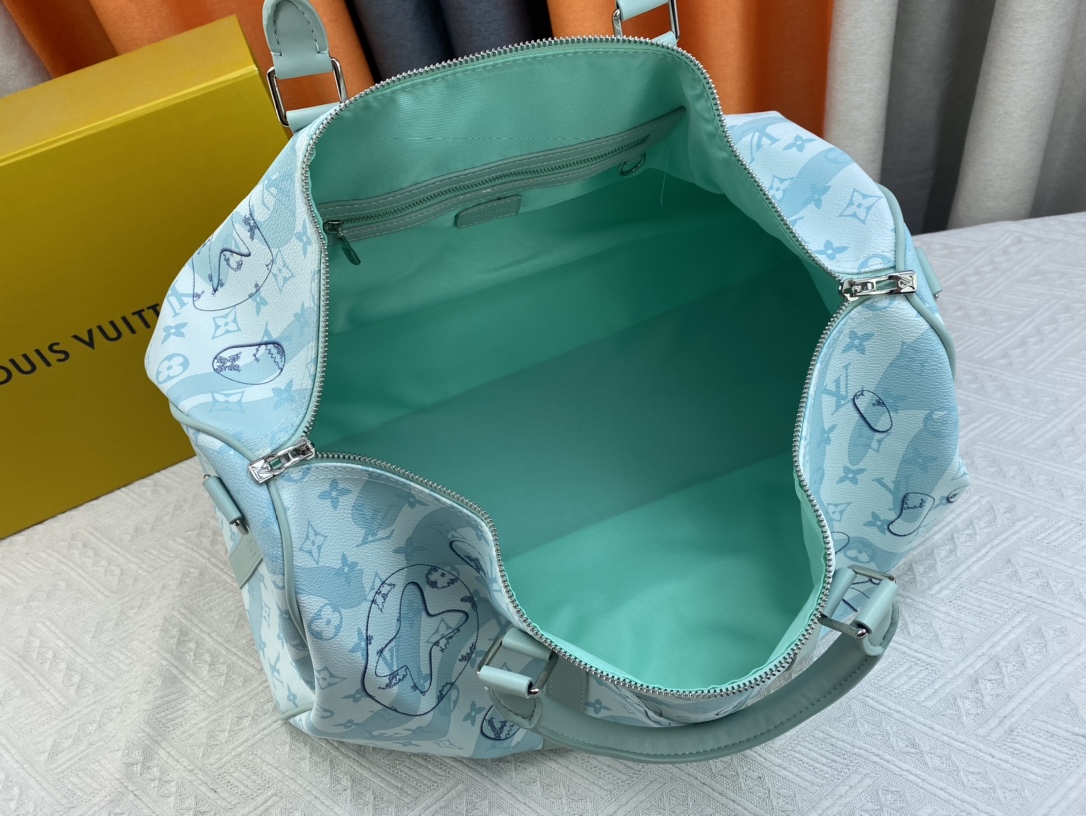 Louis Vuitton keepall travel bag M22570