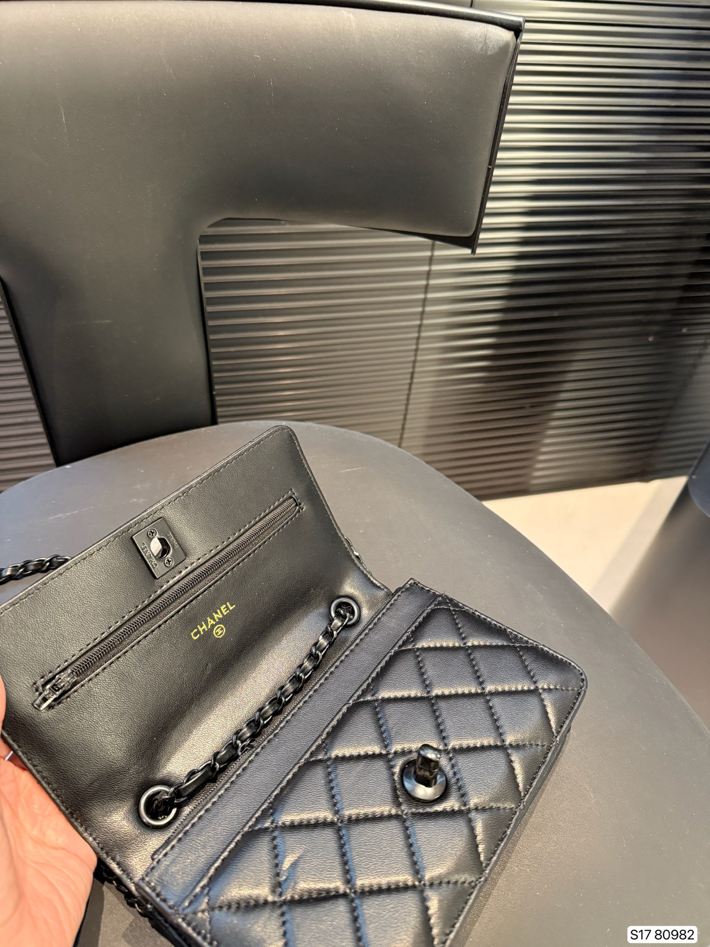 Chanel Shoulder Bag 80982 DB051 19cm