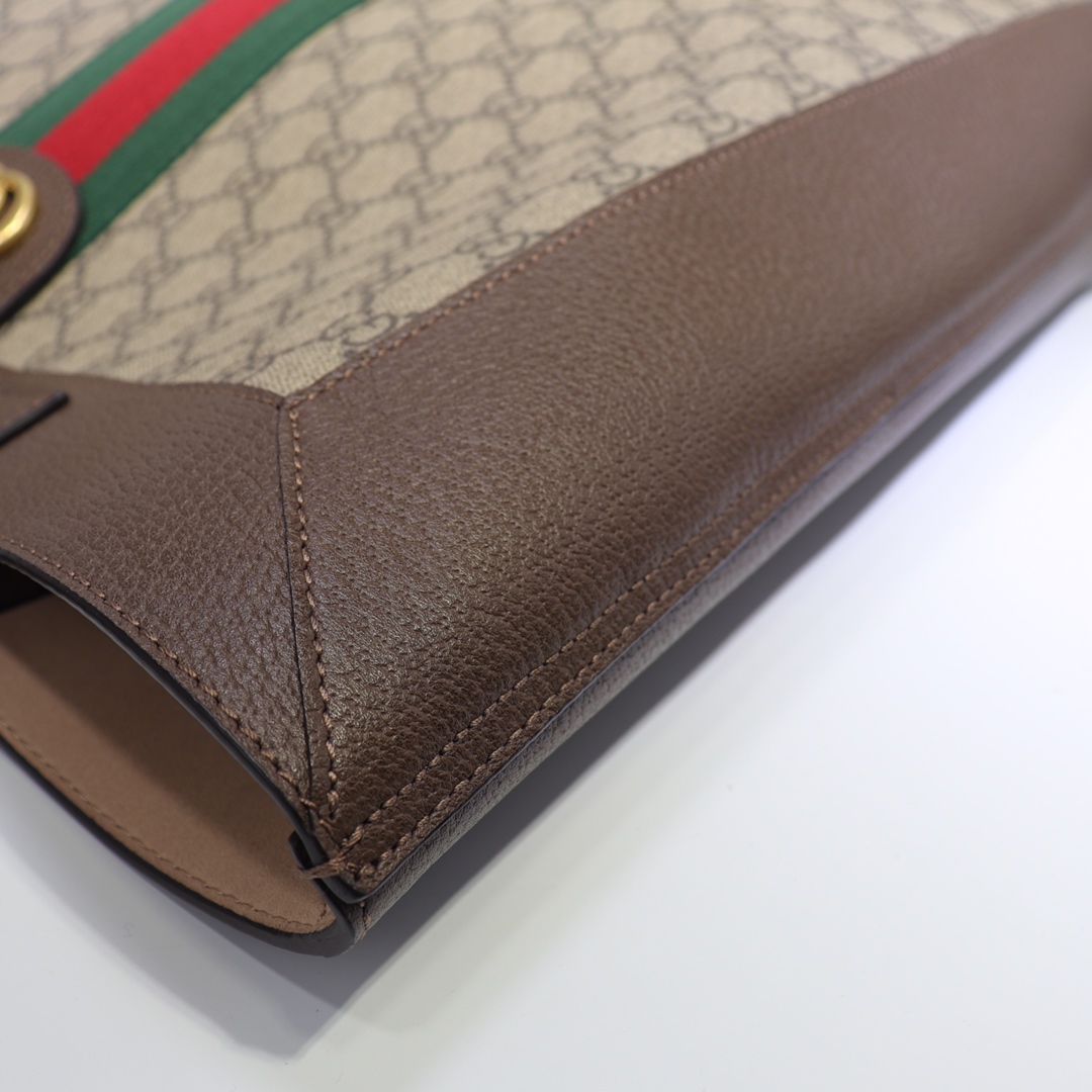 GUCCI519335 41x43x5.5 cm