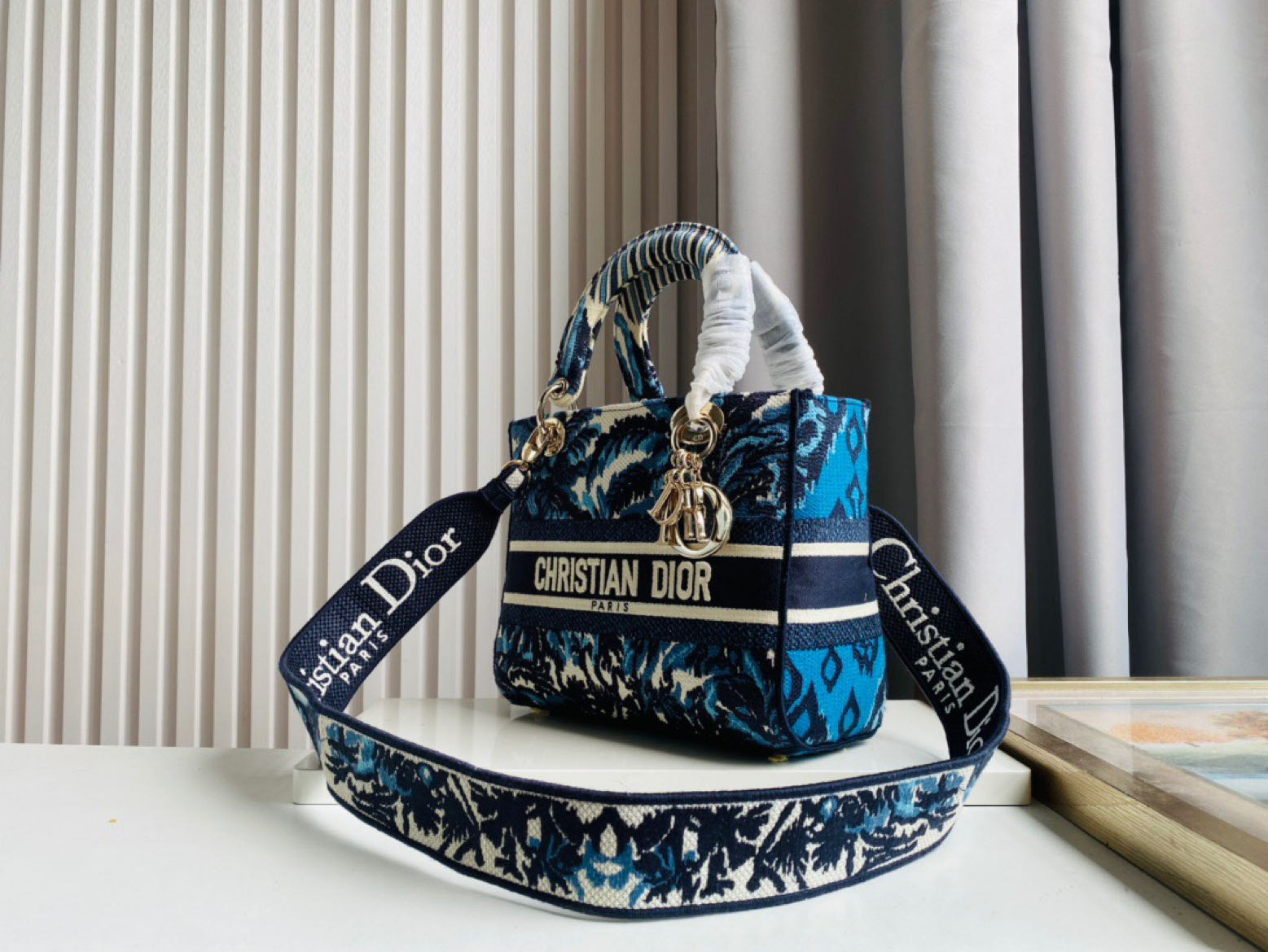 10A + top quality Dior Medium Lady D-Lite Bag M0565 LM003 24cm