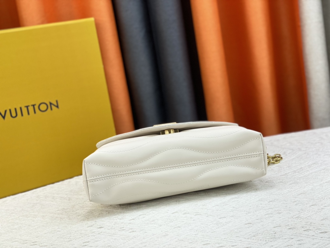 Louis Vuitton LV NEW WAVE Shoulder Bag M20838(Replica)