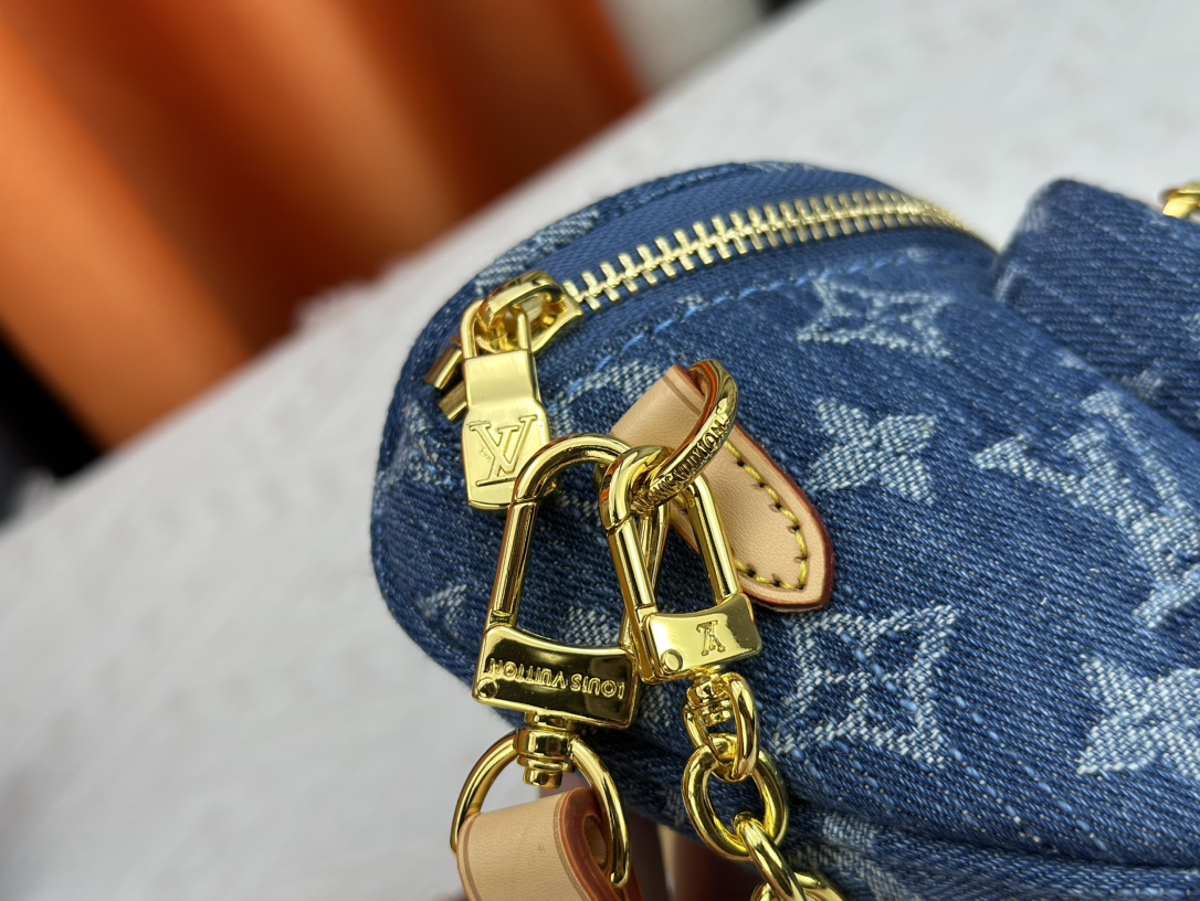 LV Gradient Mini Bumbag M82208 LM021 17cm