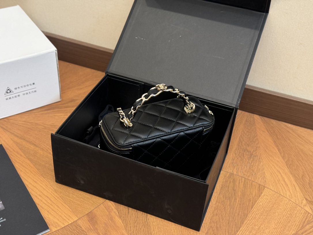 Chanel Handbag 001 LLS571 17cm