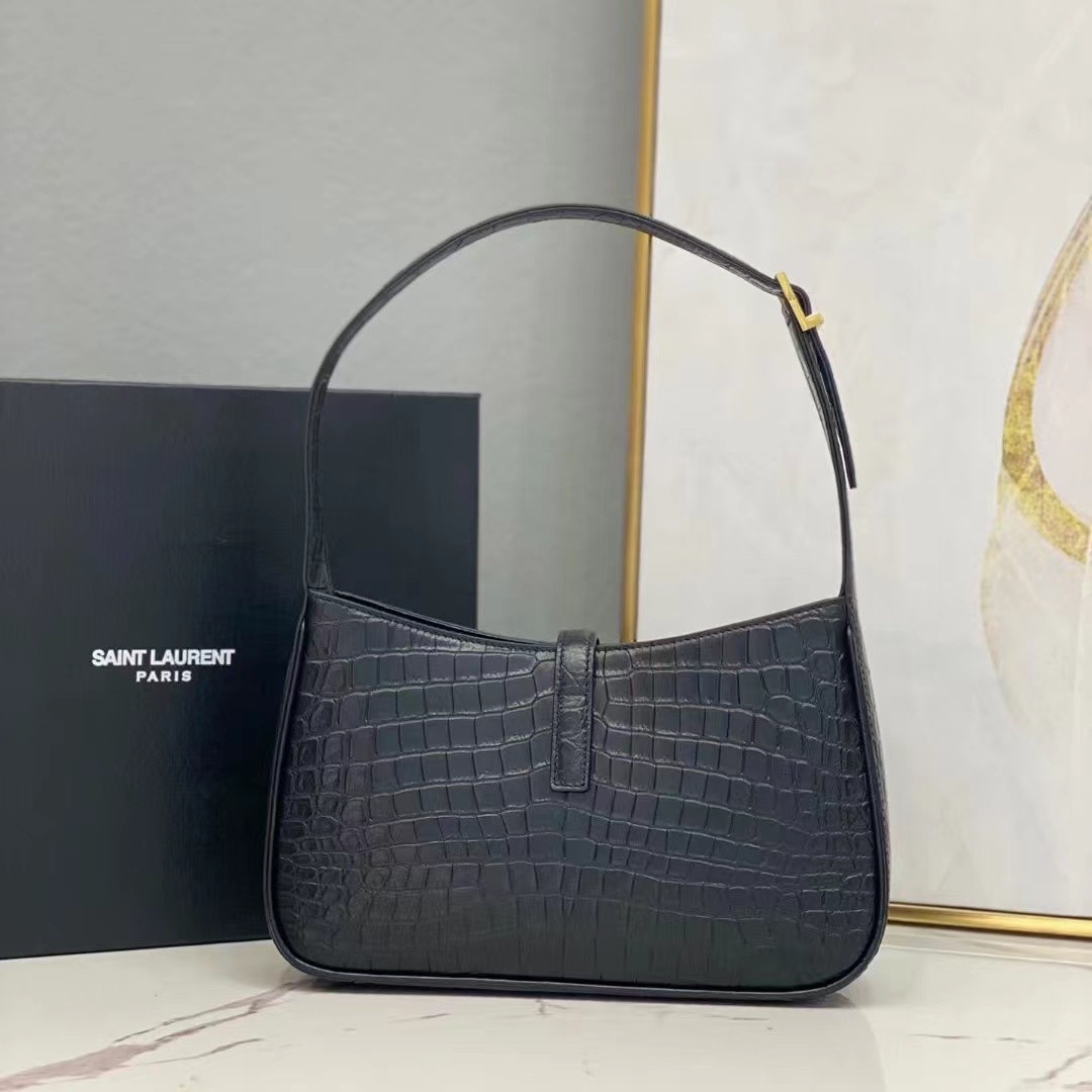 YSL LE 5 À 7 HOBO BAG IN SMOOTH LEATHER