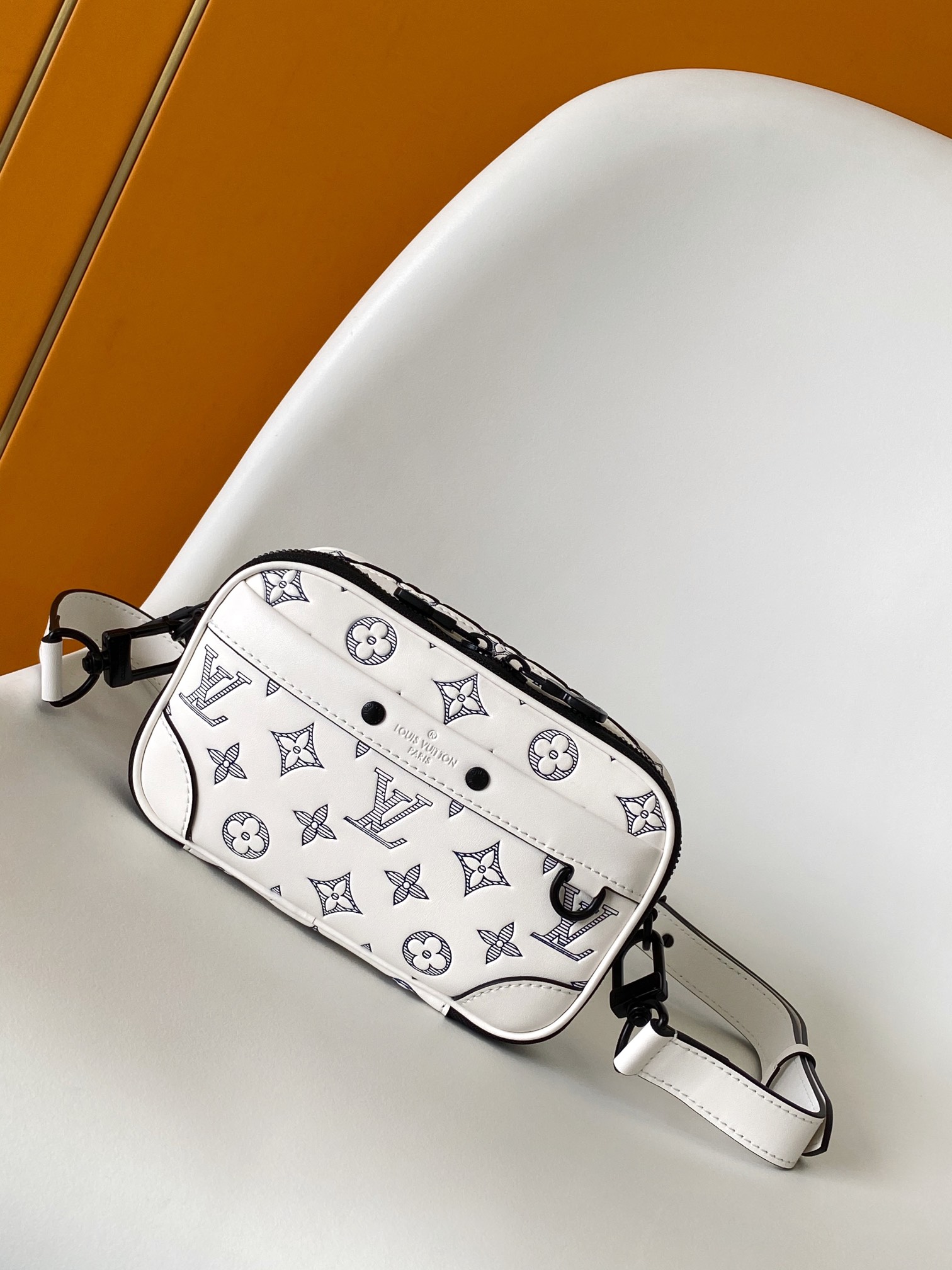 Louis Vuitton 10A Handbag Shoulder Bag Top Mirror Quality Version Neo Alpha M83383 M82542