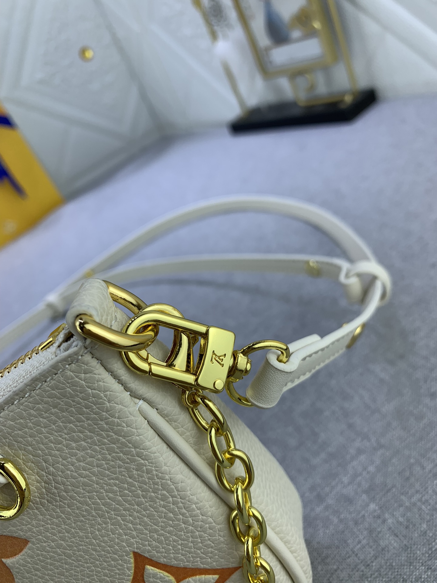 LV Easy Pouch On Strap Beige print M80349 MQ051 19cm