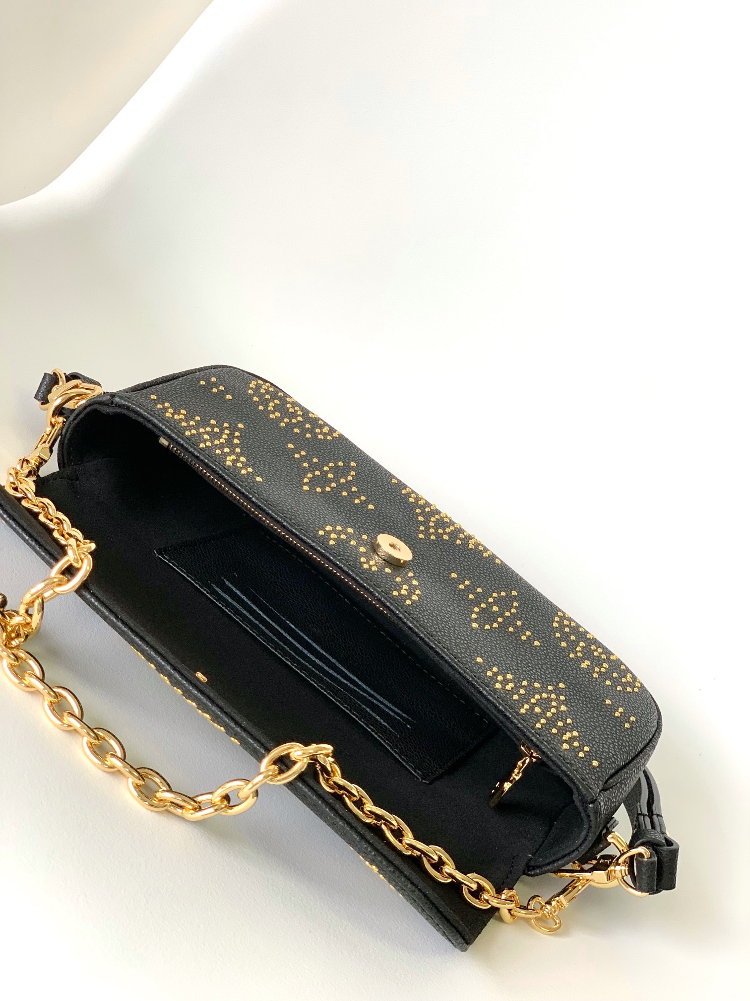 Louis Vuitton 10A Handbag Shoulder Bag Top Mirror Quality Version Wallet on Chain Ivy M82653