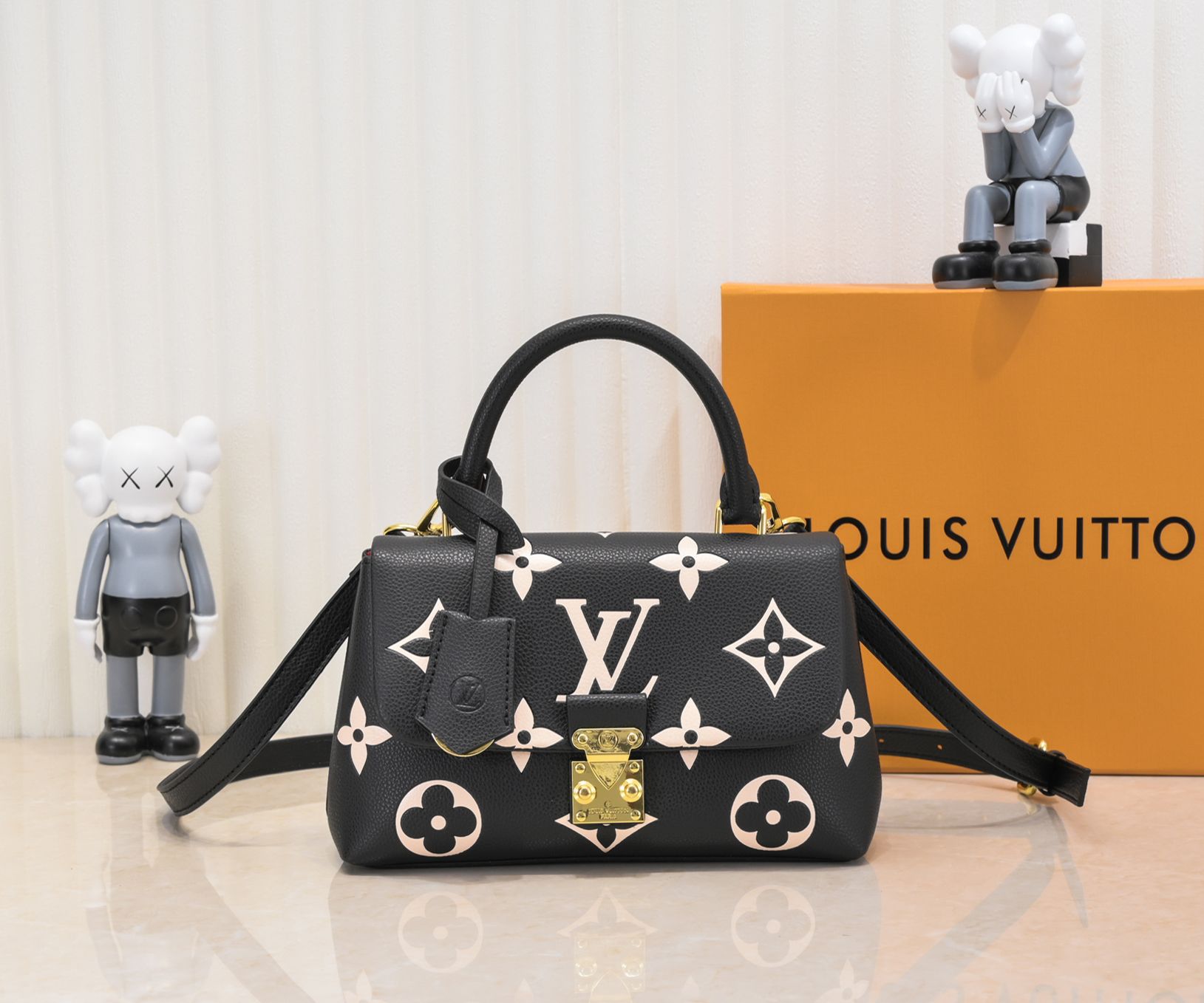 LV Madeleine Bag Black color print M45976 XX061 24-30cm