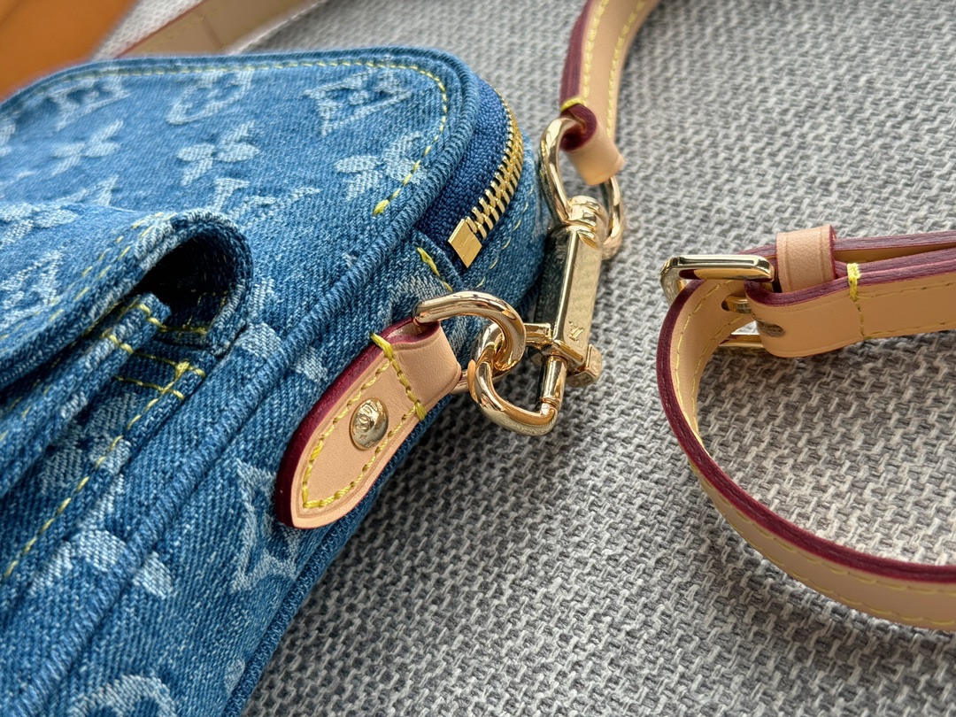 LV Mobile phone Bag 020 DB512 14cm