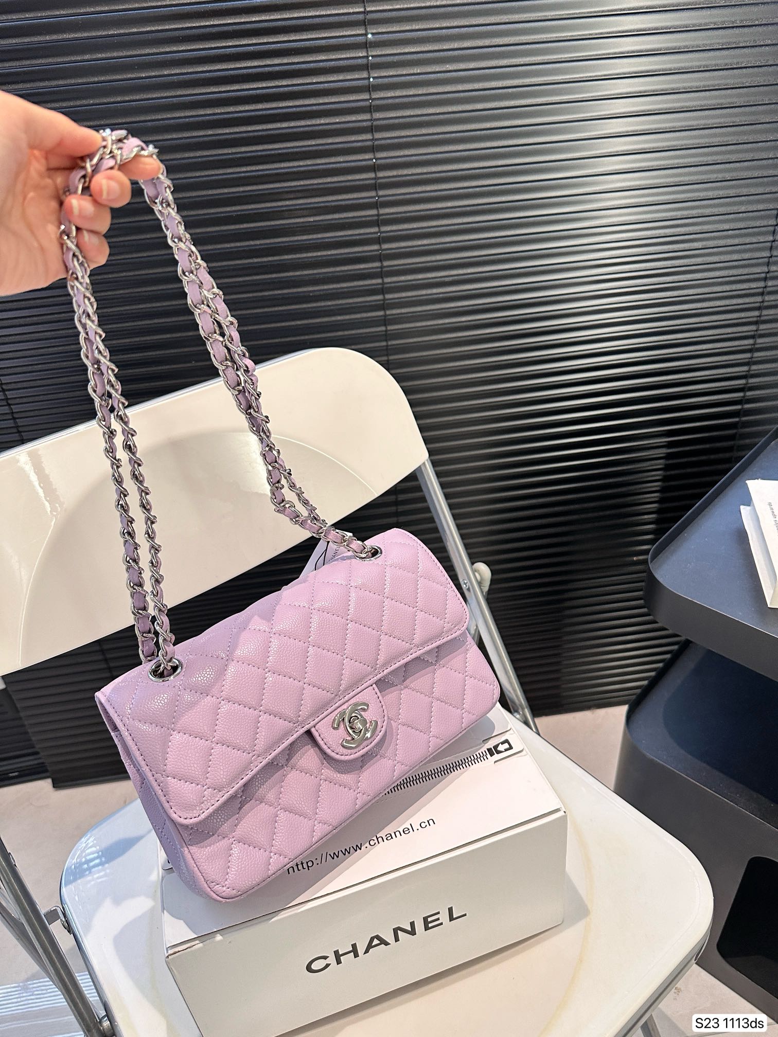 Chanel Classic Flap Bag Caviar 1113 LLS081 23cm