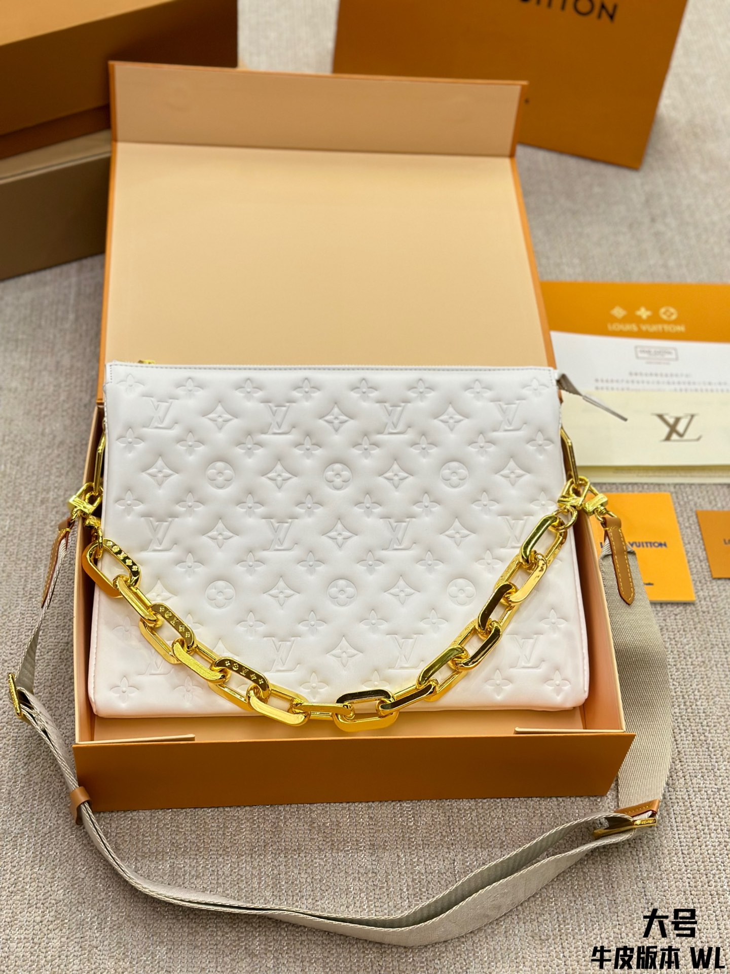 10A + quality LV Coussin MM M23057 DB022 34cm