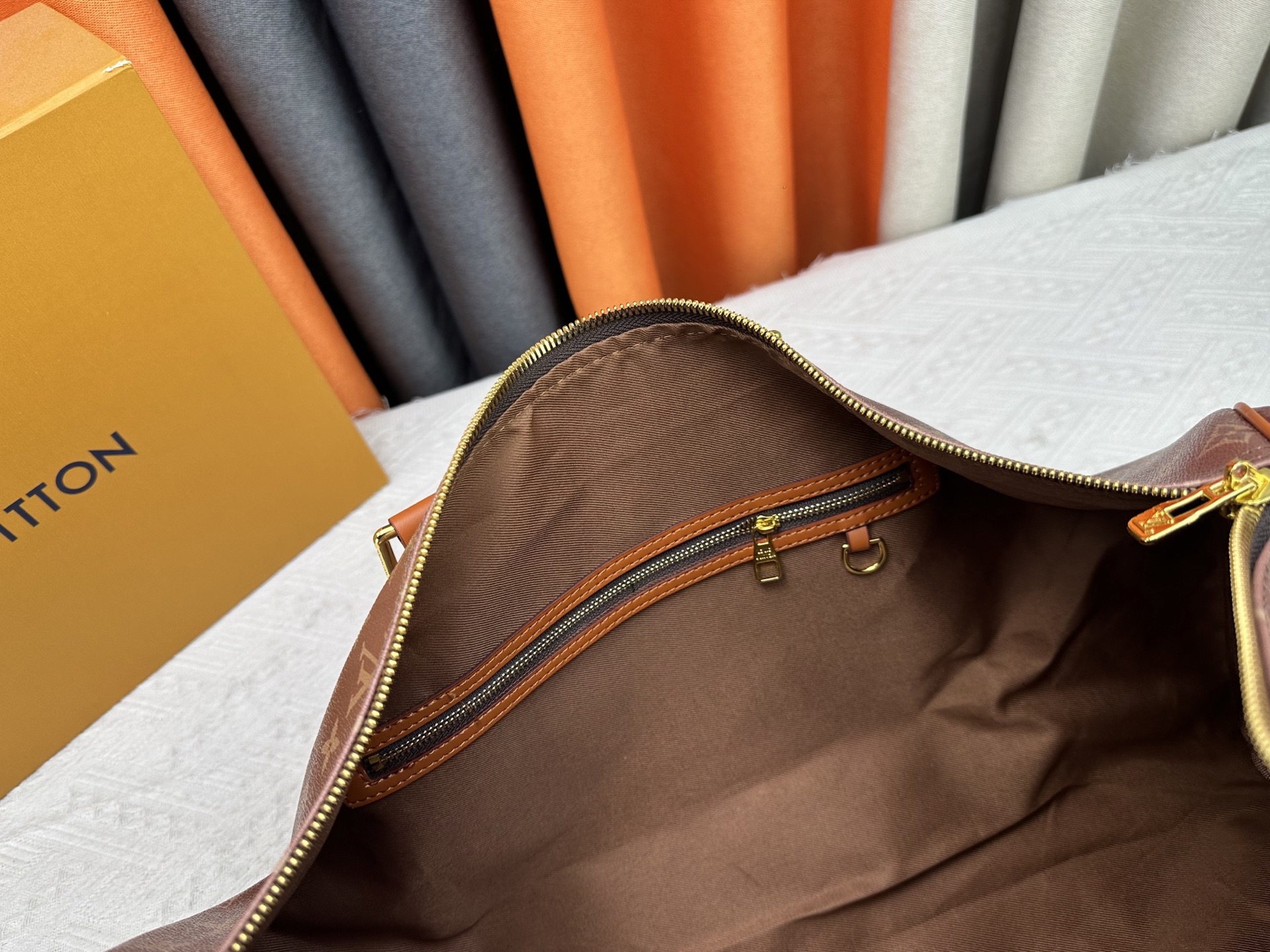 Louis Vuitton Keepall Bandoulière 50 travel bag