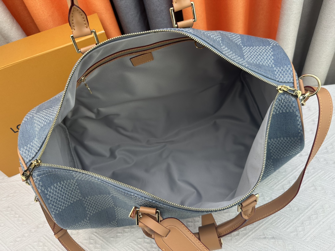 Louis Vuitton Keepall Bandoulière 45 travel bag