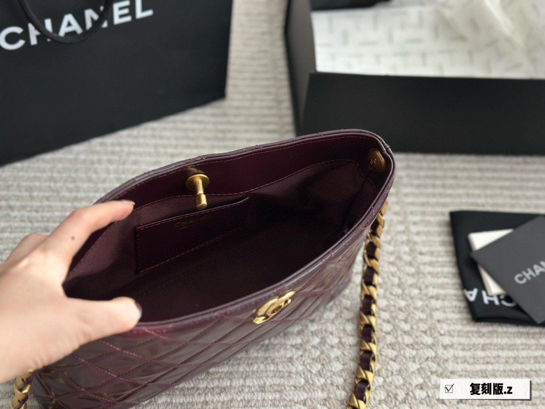 Chanel Hobo Bag 035 DB581 28cm