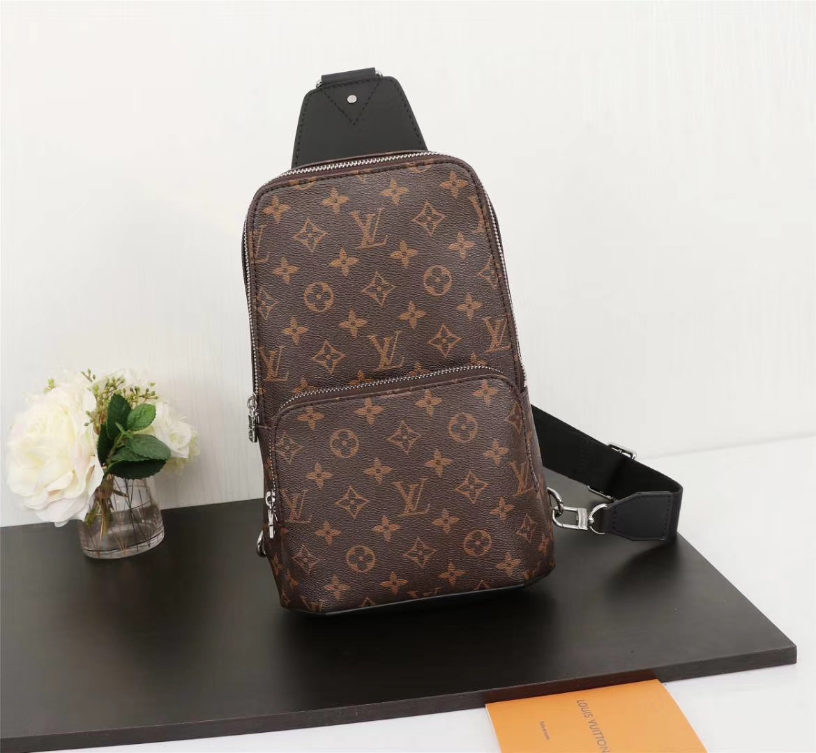 LVN41719CS051 21*31*9 cm