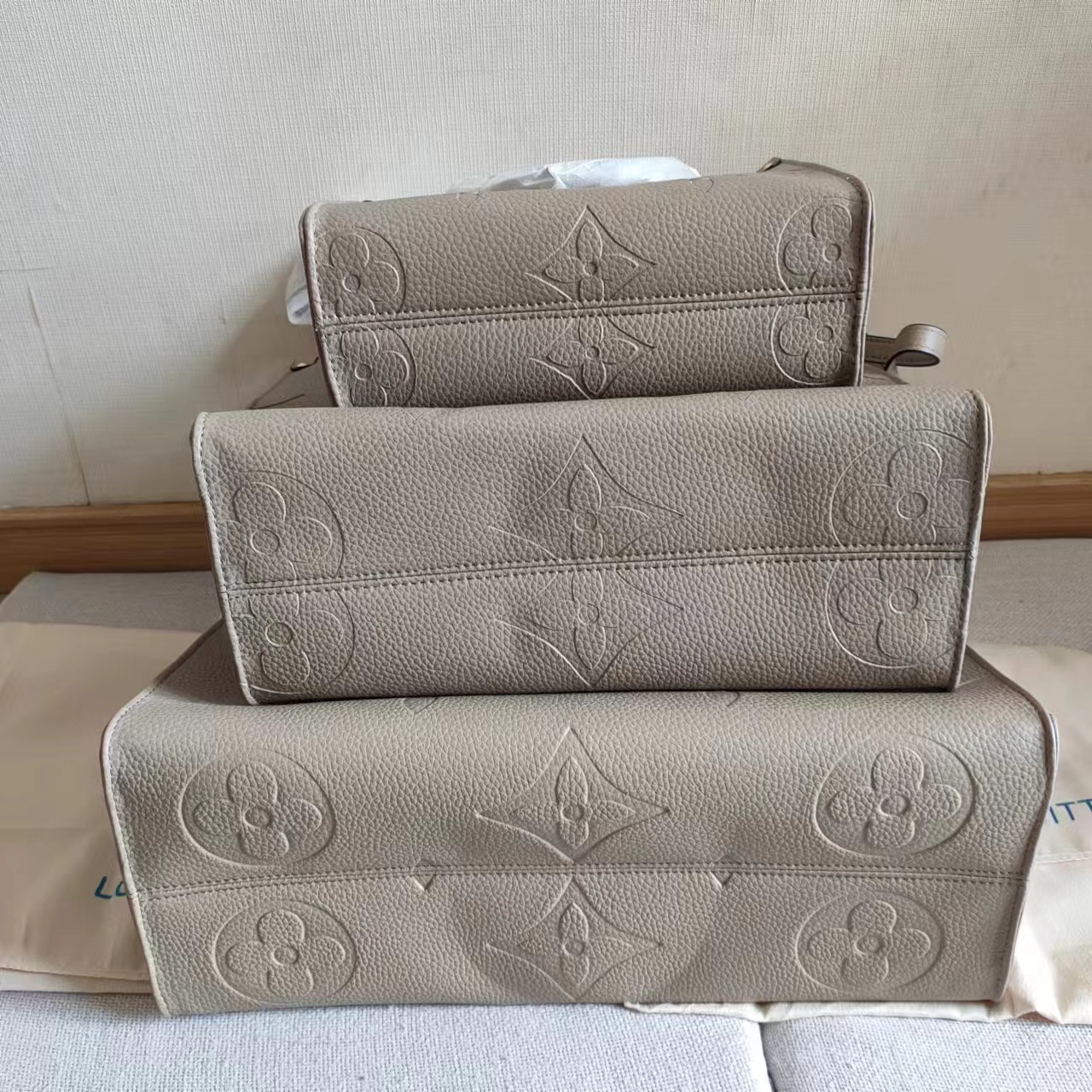 LV Onthego M44933 LM061071081 25-41cm