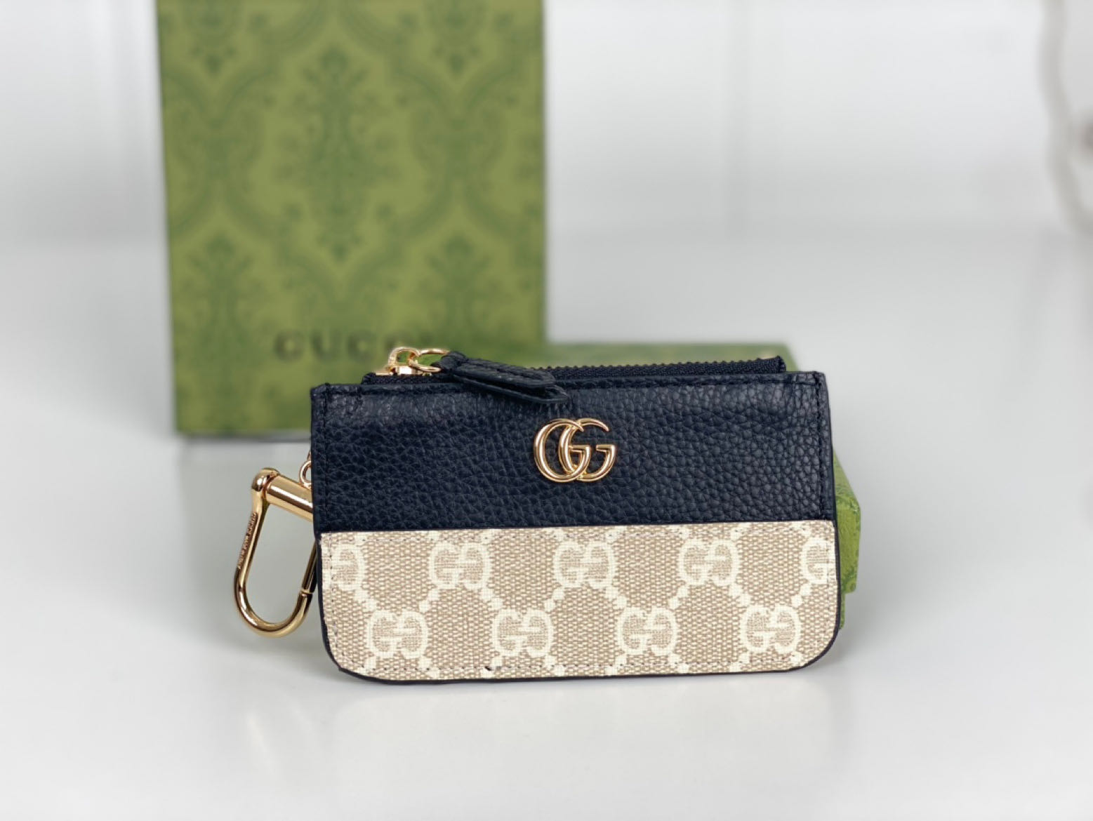 Gucci Zipper Card holder 701070 LM06 12.5cm