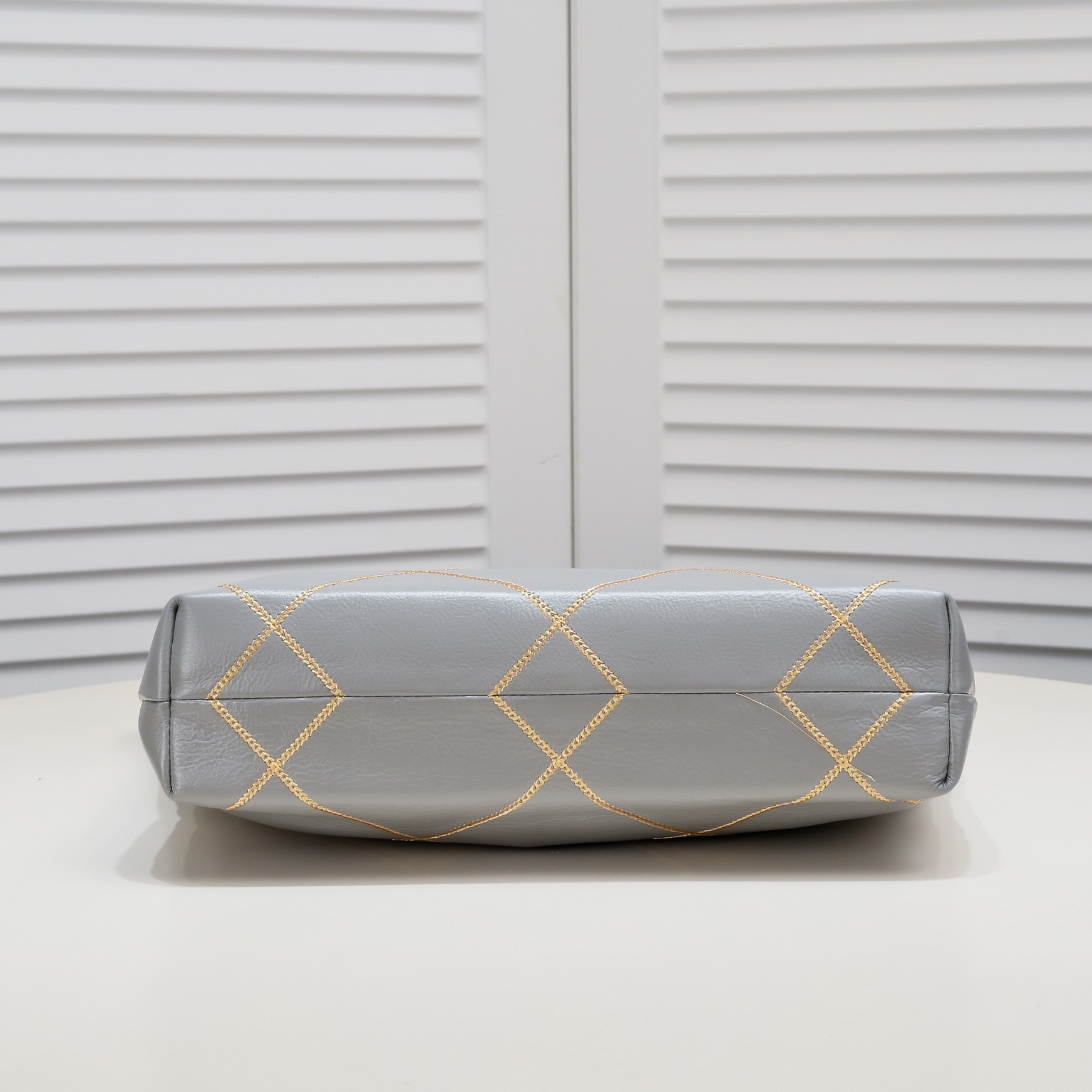 Chanel 22 Bag Pearl Bag Golden Thread Shoulder Bag Handbag