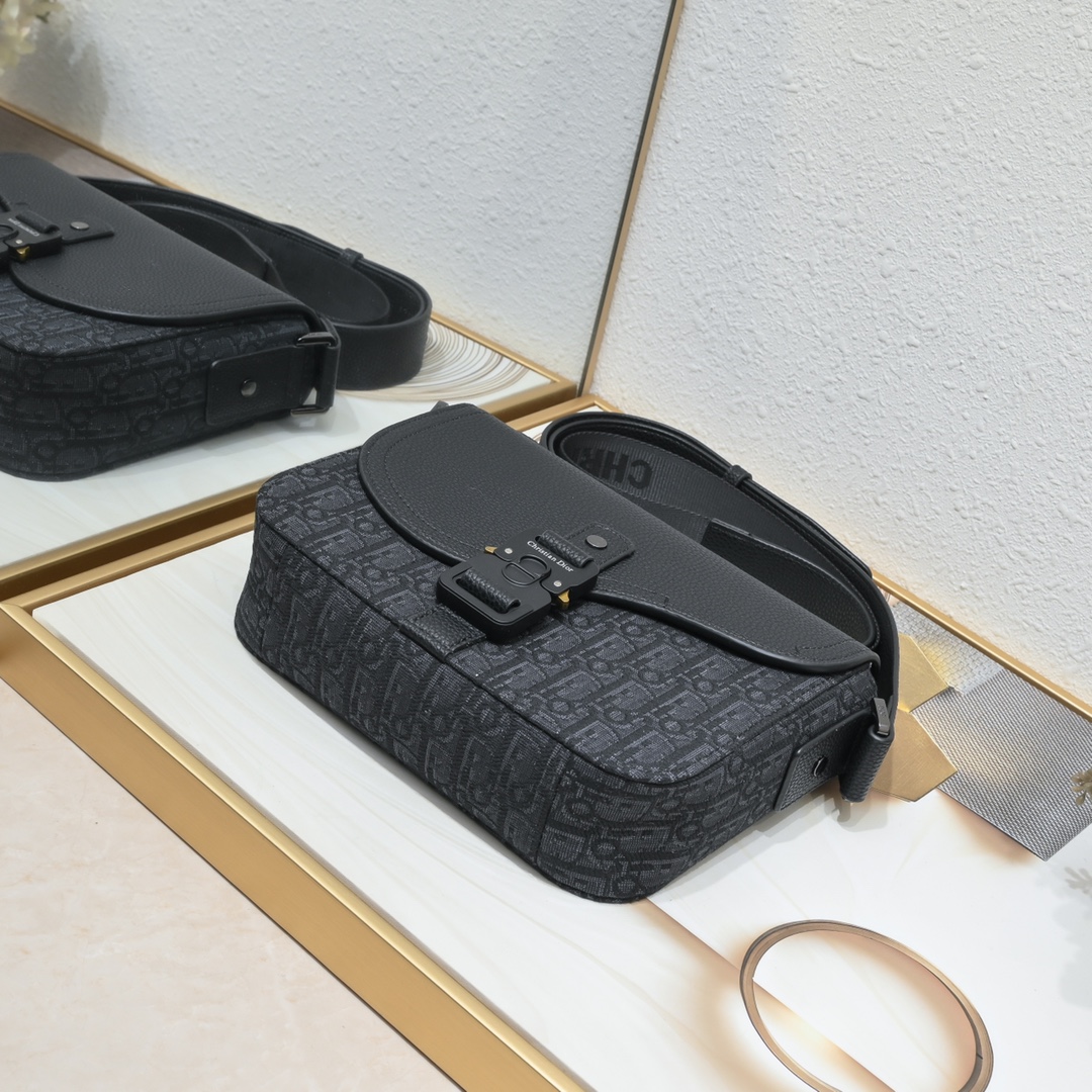Dior Mini Saddle Bag With Strap 9911 XB012 23cm
