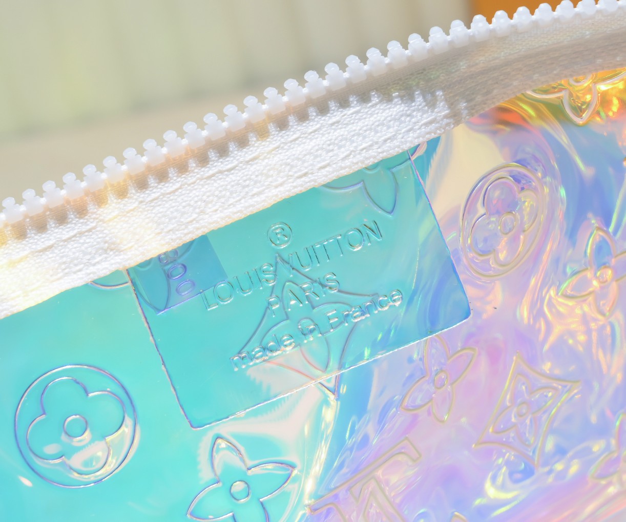 LV Toiletry Pouch On Chain M67692 LM061 25cm