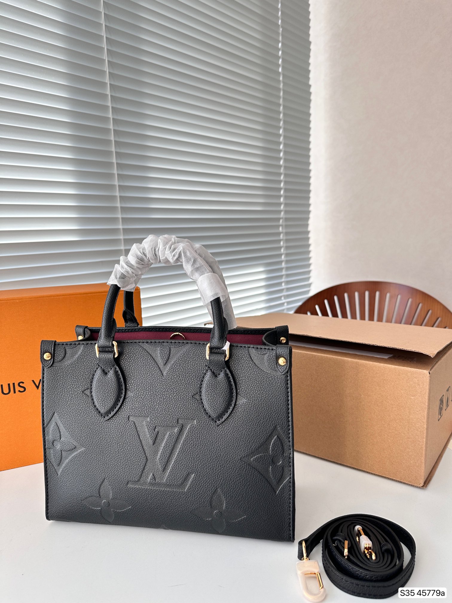 LV onthego Bag 45779 DB042 25cm