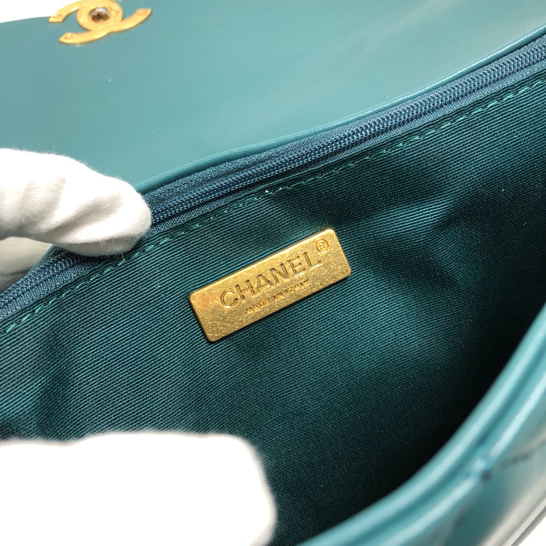 Chanel Lambskin Quilted Medium19 Flap Shoulder Bag Handbag