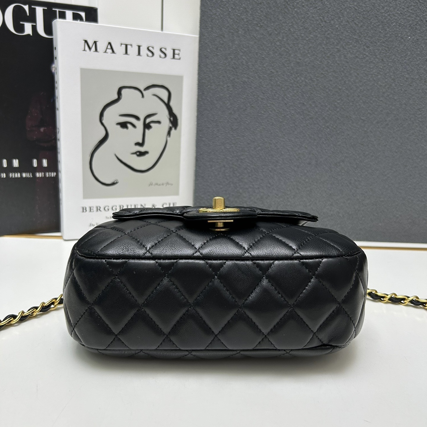 Chanel coco Leather Handle Shoulder Crossbody Bag（Replica）