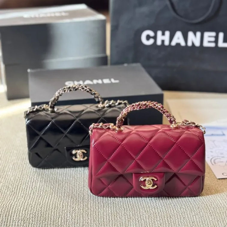 Chanel Shoulder Bag 030 DB561 20cm