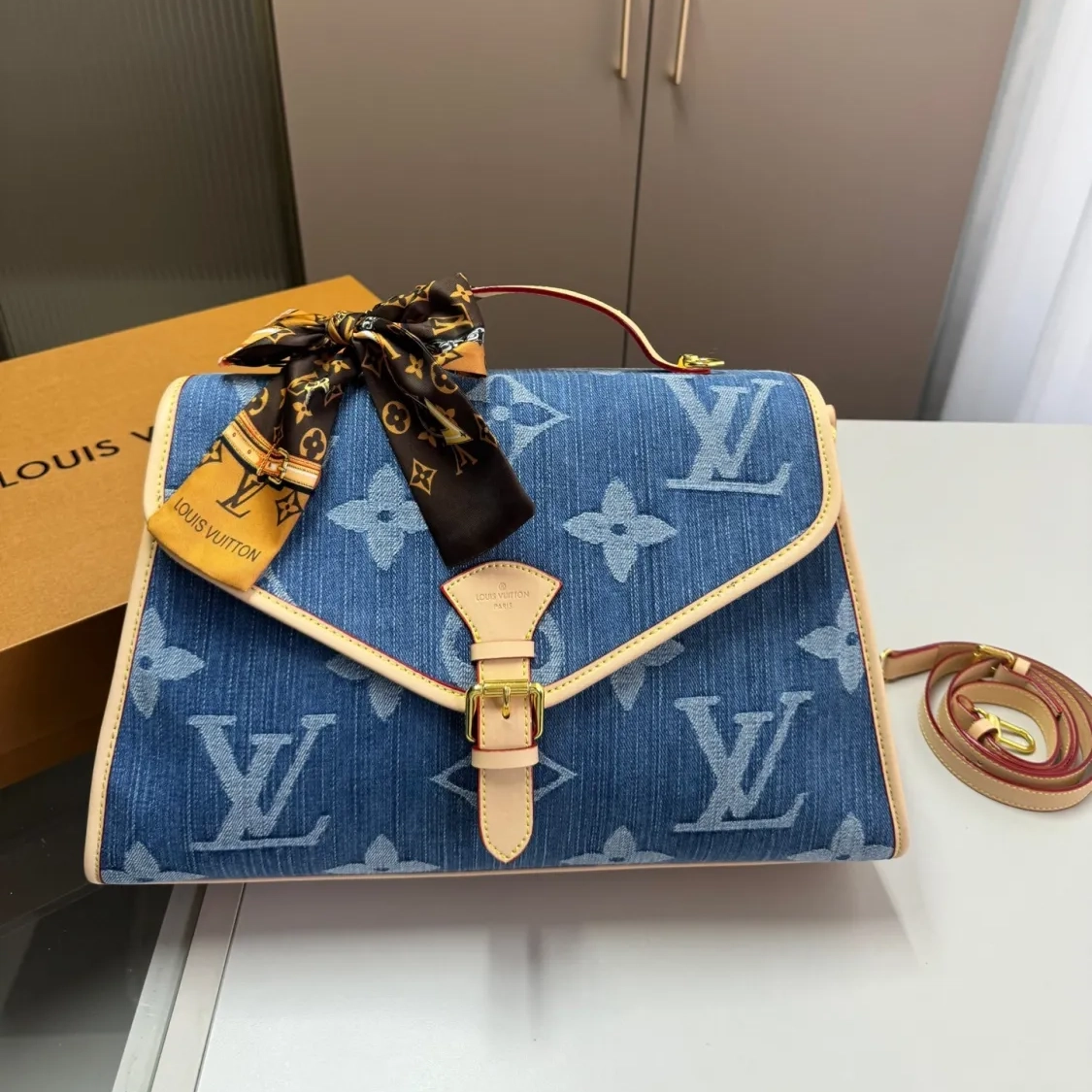 Louis Vuitton LV Diane Denim Messenger Shoulder Bag Handbag (Replica)