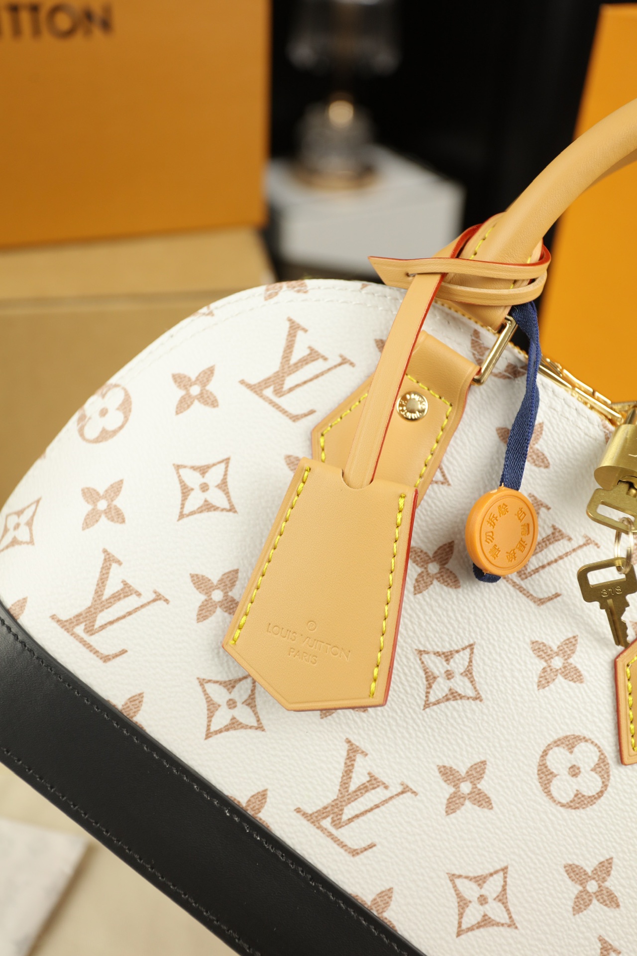 LV Alma BB Bag 001 LLS091 25cm