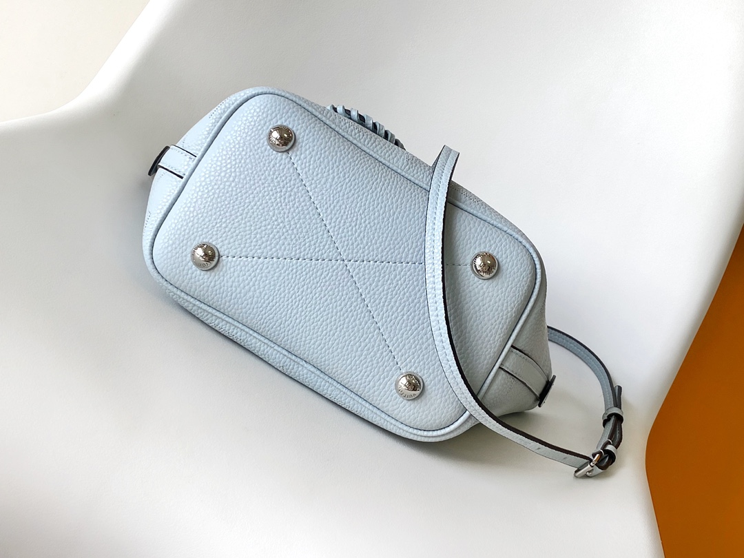 Louis Vuitton 10A Handbag Shoulder Bag Top Mirror Quality Version Blossom M24930