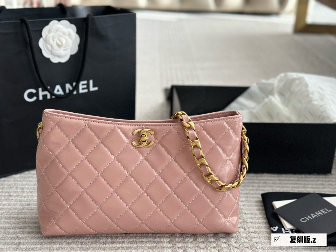 Chanel Hobo Bag 035 DB581 28cm