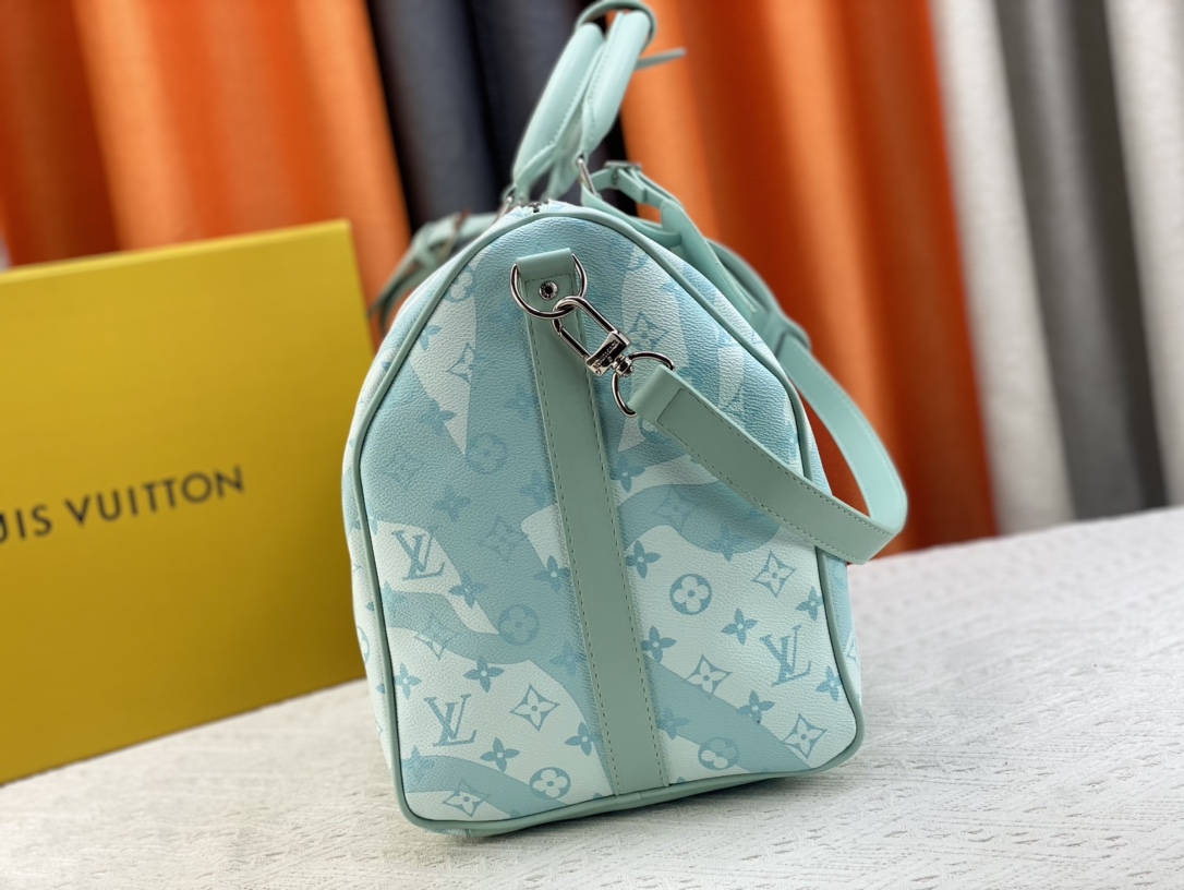 Louis Vuitton keepall travel bag M22570